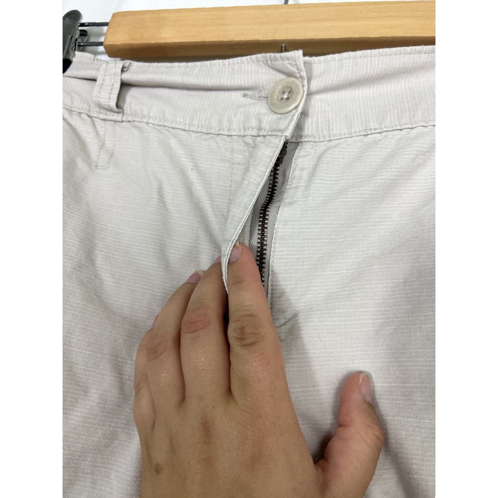 Vintage Woolrich Women Size 14 Beige Chino Shorts Elastic Waist Cotton User: Woolrich Women's Size 14 Beige Chino Shorts Elastic Waist Cotton Size 36" / US 14 / IT 50 - 7 Thumbnail
