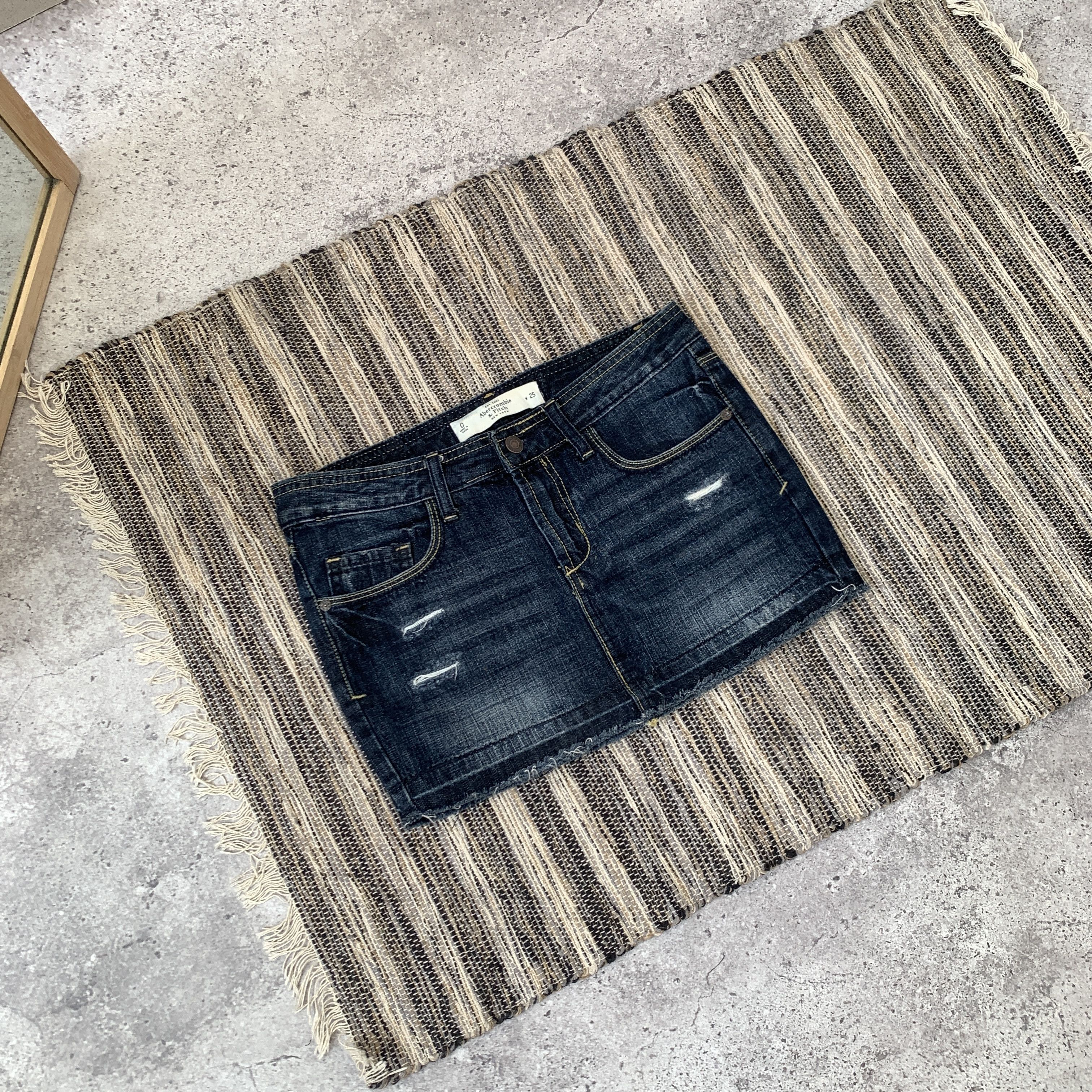 Abercrombie & Fitch Vintage Y2K Faded Women's Blue Denim Low Rise Mini Skirt Size 25" / US 0 / IT 36 - 3 Thumbnail