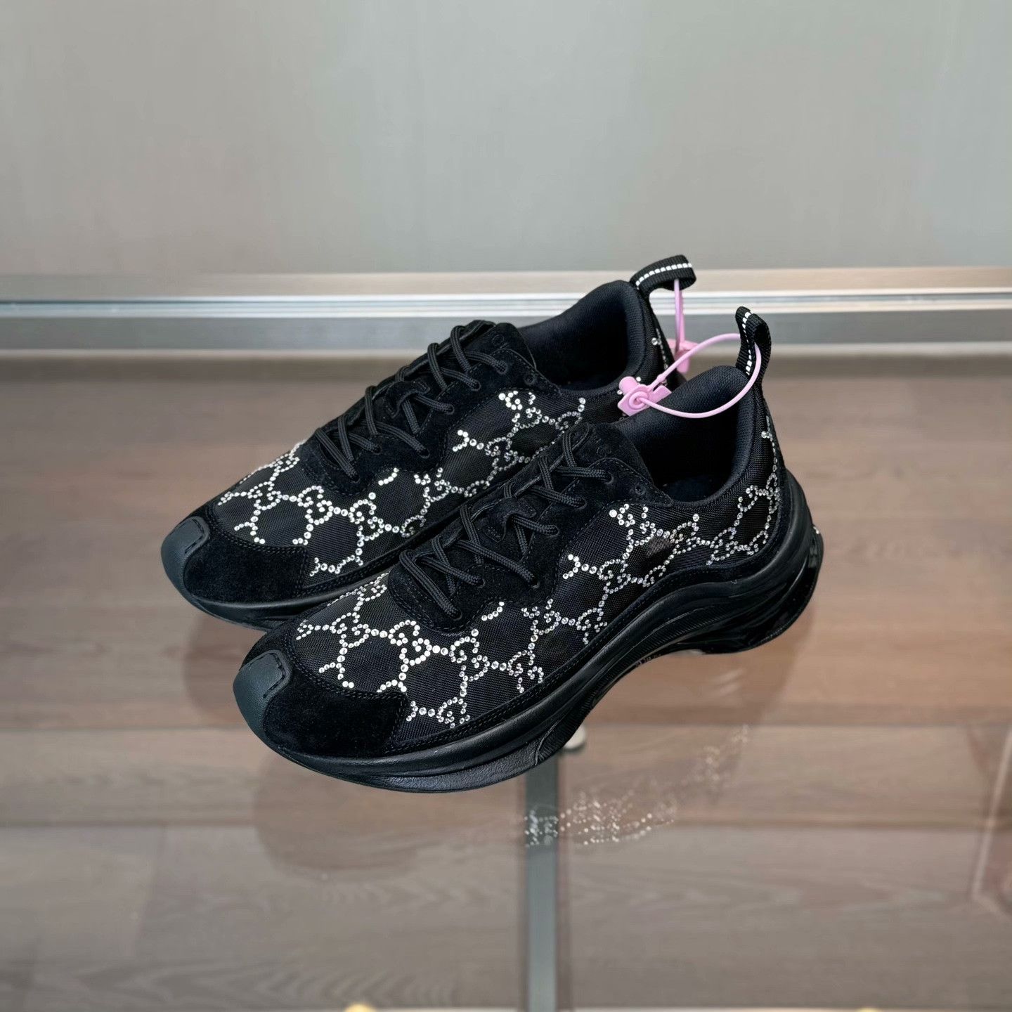 Gucci Gucci Running Lowtop Sneakers 37 Women Size US 6.5 / IT 36.5 - 1 Thumbnail