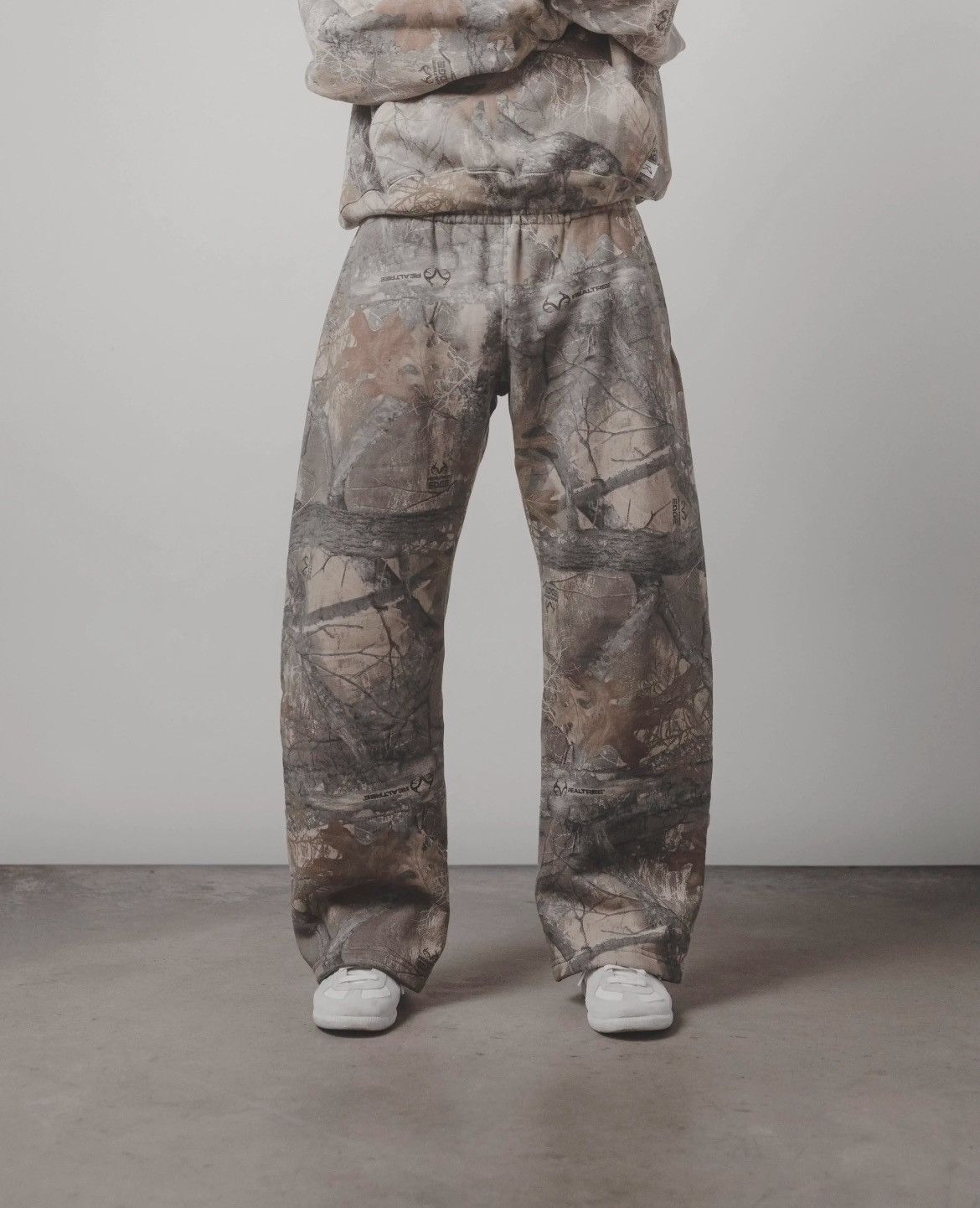 Japanese Brand Camouflage Baggy Sweatpants Size US 30 / EU 46 - 3 Thumbnail