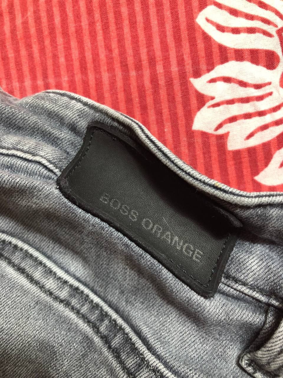 Hugo Boss Dirty Painted Distressed Thrashed Faded Baggy Jeans Y2K Size US 32 / EU 48 - 16 Thumbnail