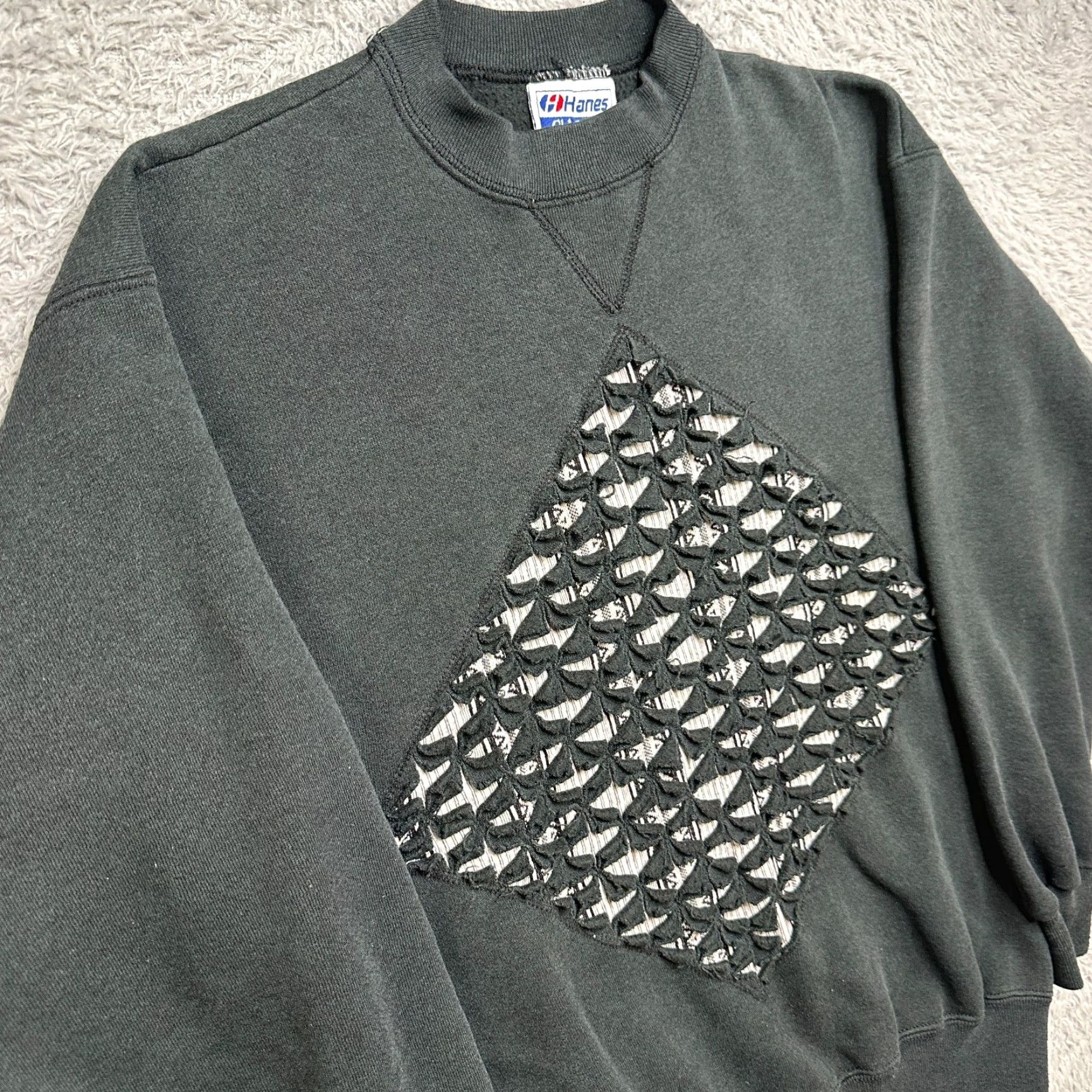 Hanes VINTAGE Hanes Shirt L Black 1990s Grunge Graphic Crewneck Sweatshirt Sz Large Mens Size L / US 10 / IT 46 - 2 Thumbnail