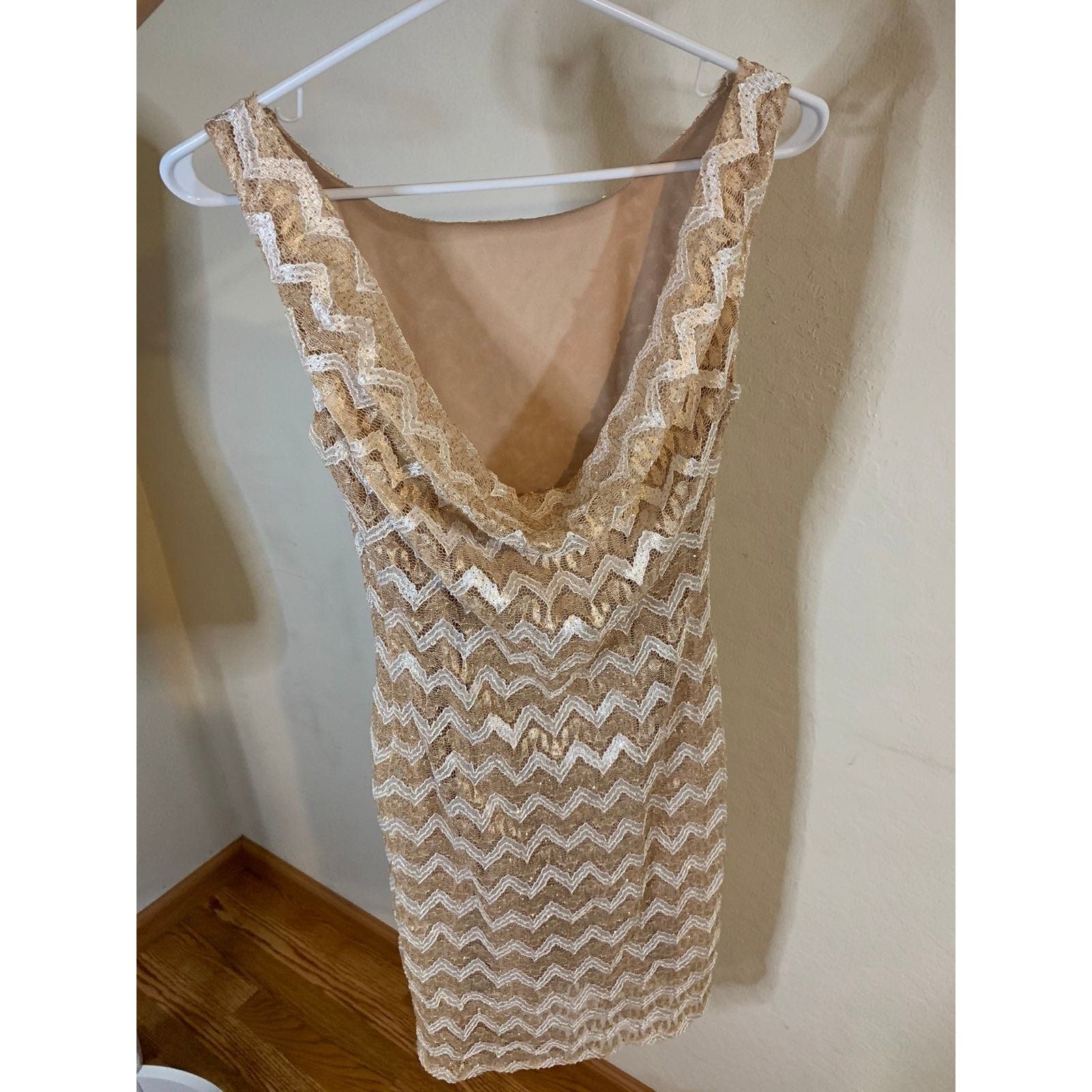 Other Jump Apparel White Gold Lace Dress Size 3/4 or S Size S / US 4 / IT 40 - 4 Thumbnail