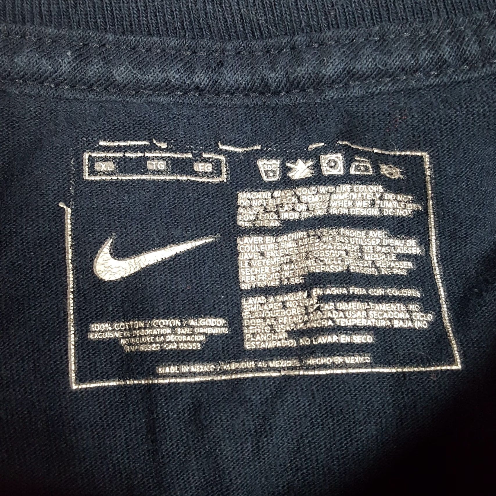 Nike VINTAGE Nike Men's 2XL T-Shirt Short Sleeve Crew Neck Y2K Retro Blue Cotton Logo Embroidered 90s 00s Outdoor Sports Size US XXL / EU 58 / 5 - 8 Thumbnail