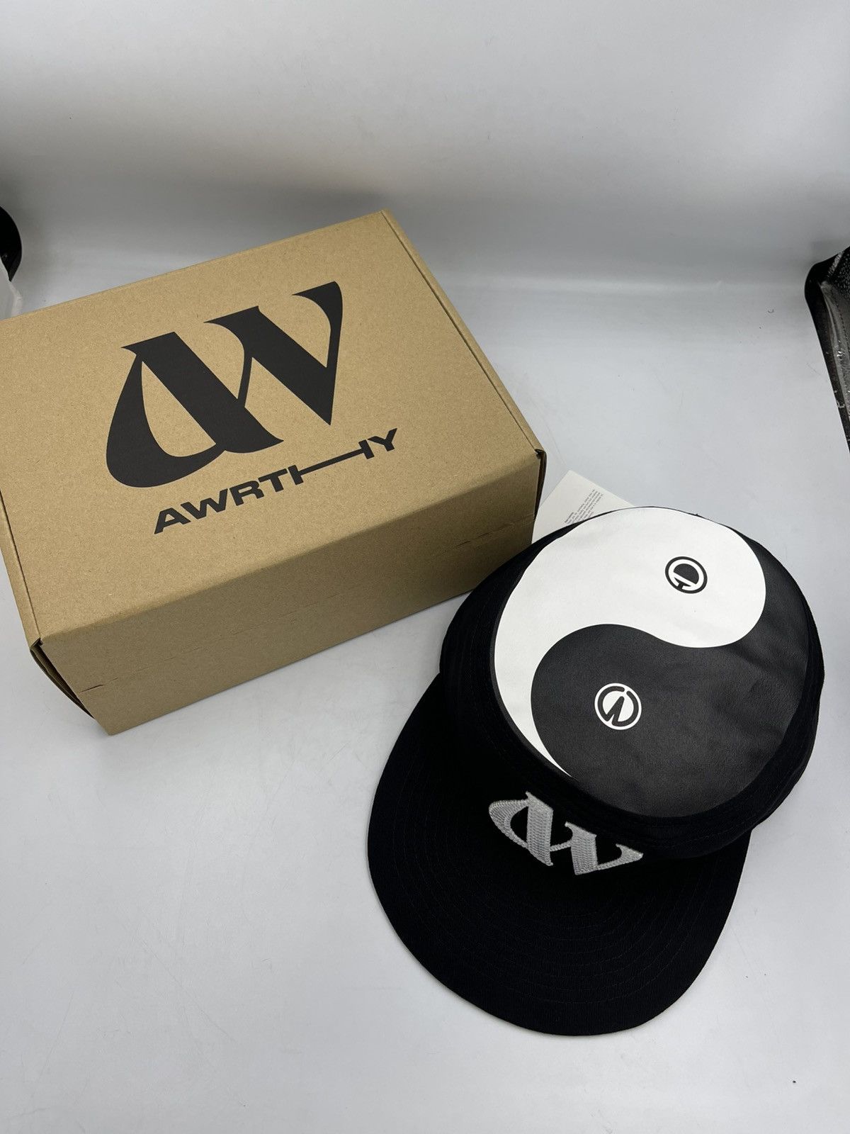 Other AWRTHY PILL BOX CAP "YINYANG" Size ONE SIZE - 2 Thumbnail