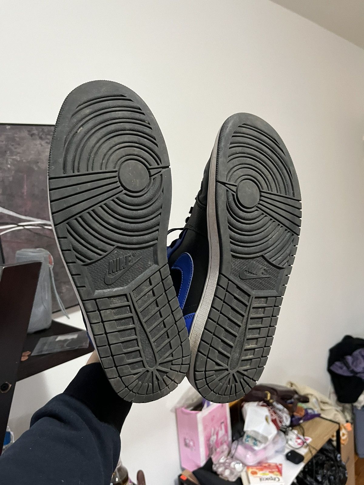 Jordan Brand × Nike Nike Air Jordan 1 Retro Hyper Royal 2020 Mid black and navy Size US 10.5 / EU 43-44 - 2 Thumbnail