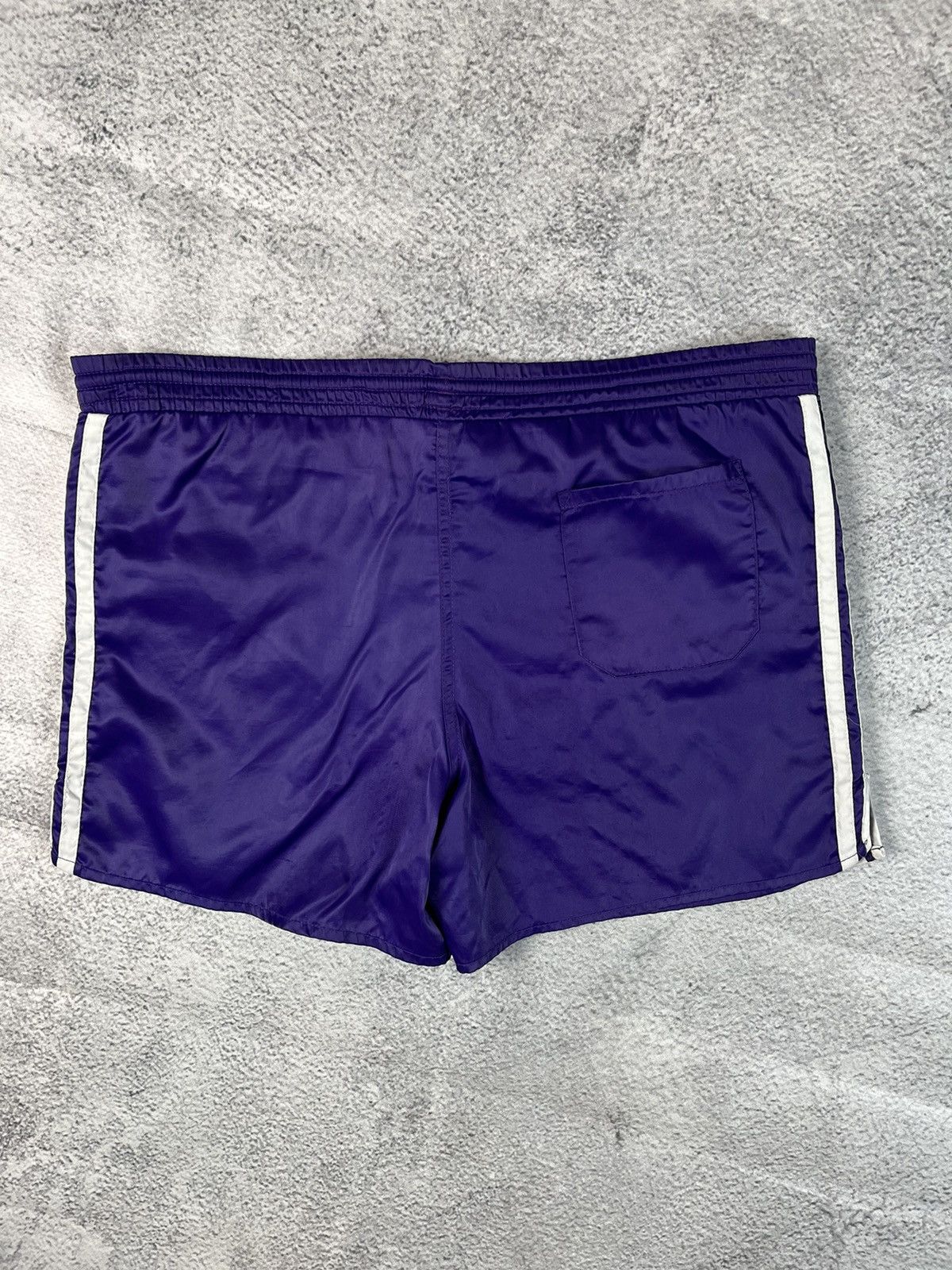 Adidas × Vintage Vintage Adidas classic shorts Size US 30 / EU 46 - 4 Thumbnail