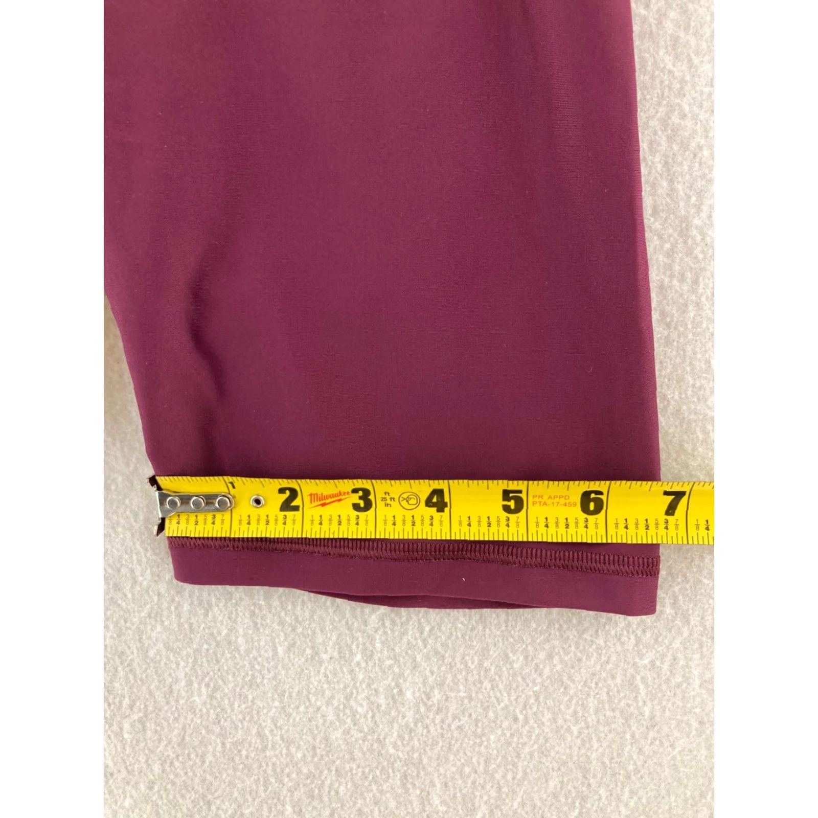 Vintage Victoria’s Secret Pink Victoria Sport Shorts Womens XS Red Geometric Compression Yoga Running 4 in Inseam Slimming Athletic Activewear Womens XS Size 26" / US 2 / IT 38 - 6 Thumbnail