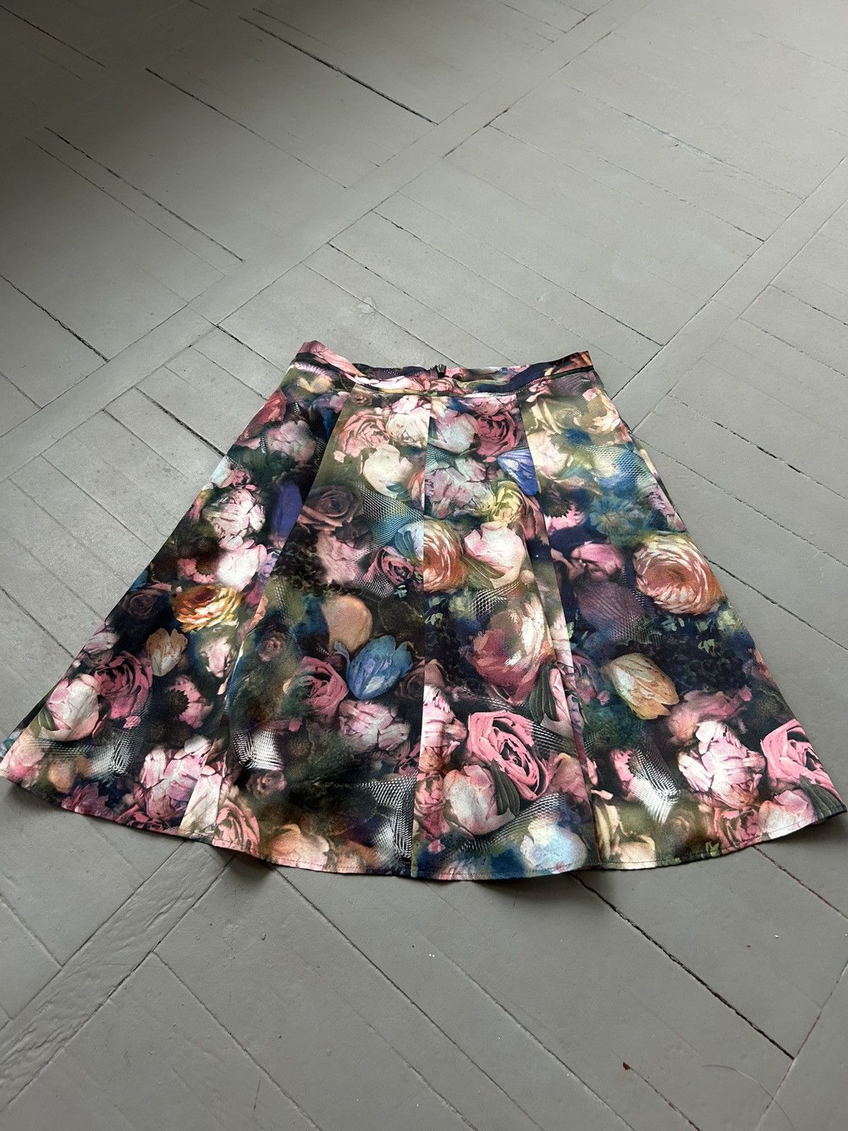Paul Smith Paul Smith midi skirt floral print Size 27" / US 4 / IT 40 - 1 Thumbnail