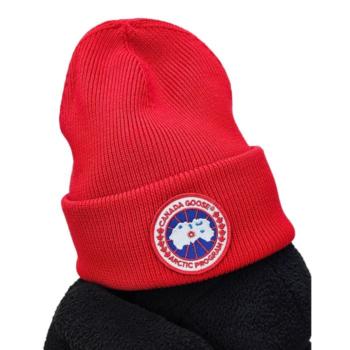 Canada goose 2024 beanie red