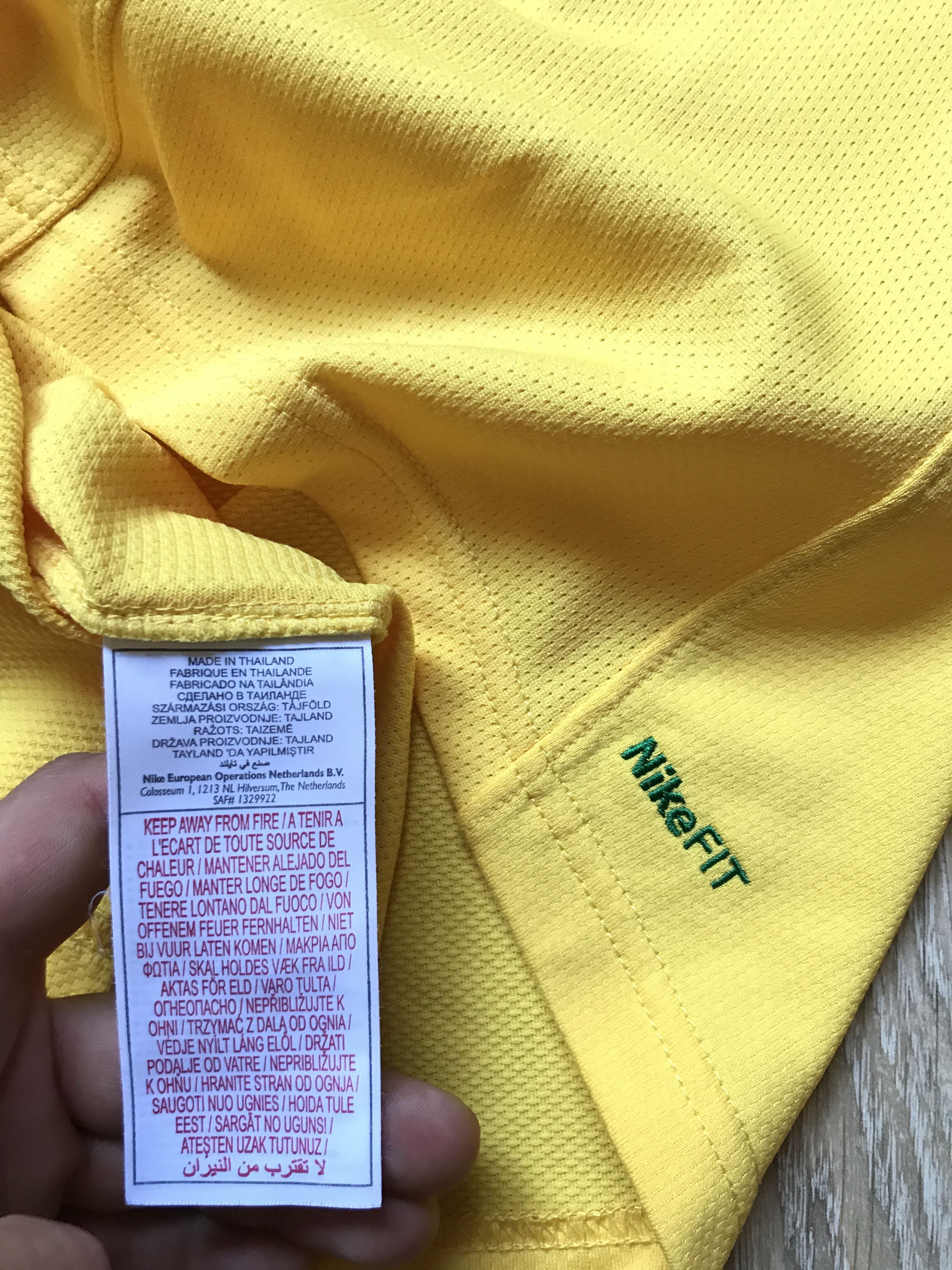 Nike × Vintage Vintage Nike Brazil Football Shirt Size US L / EU 52-54 / 3 - 6 Thumbnail