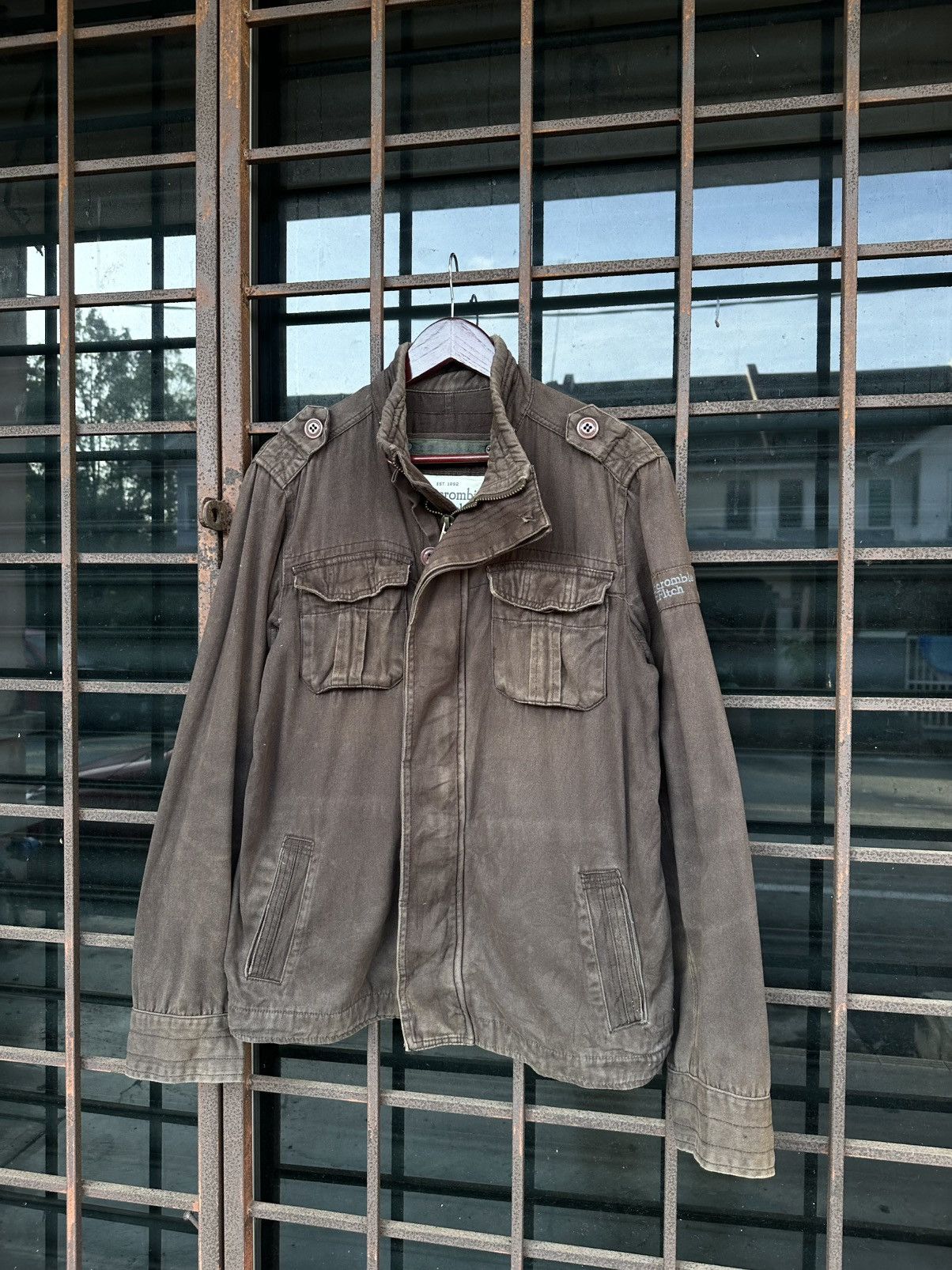 Vintage THRASHED Faded Abercrombie Brown Utility Jacket Size US M / EU 48-50 / 2 - 3 Thumbnail