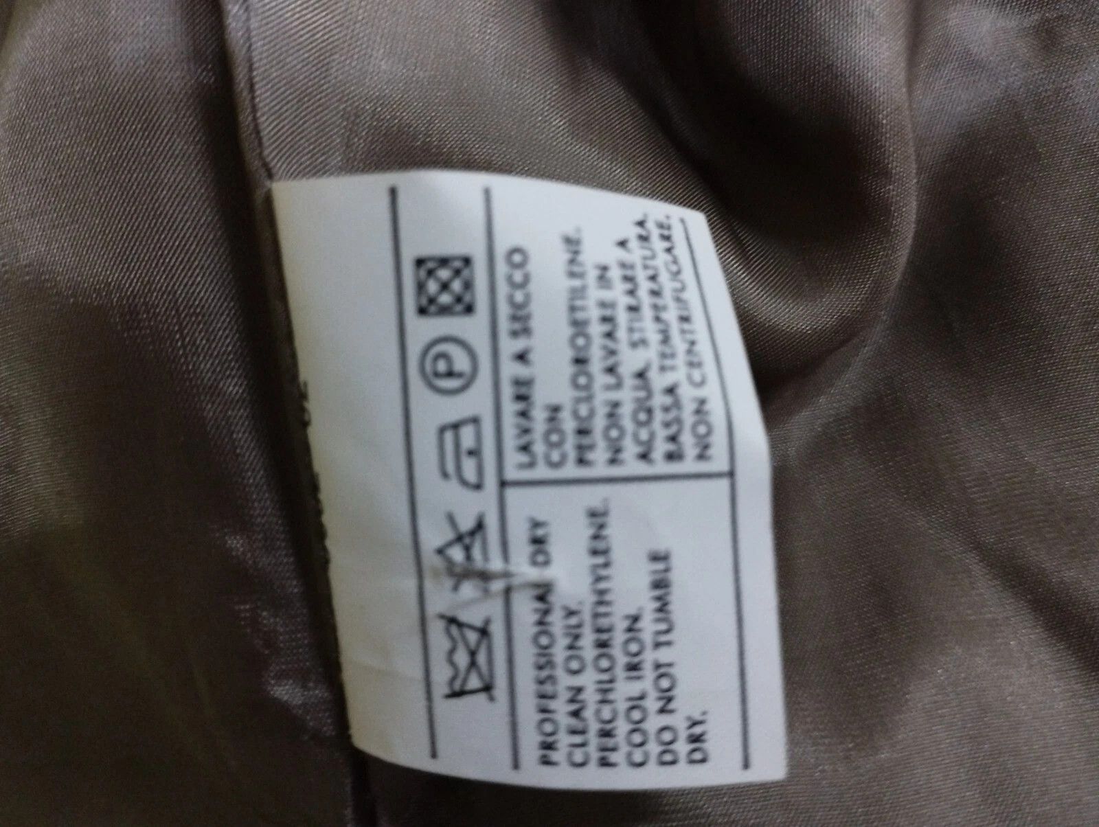 Salvatore Ferragamo SALVATORE FERRAGAMO Women Long Sleeve Vtg Tan Jacket Size M / US 6-8 / IT 42-44 - 12 Thumbnail