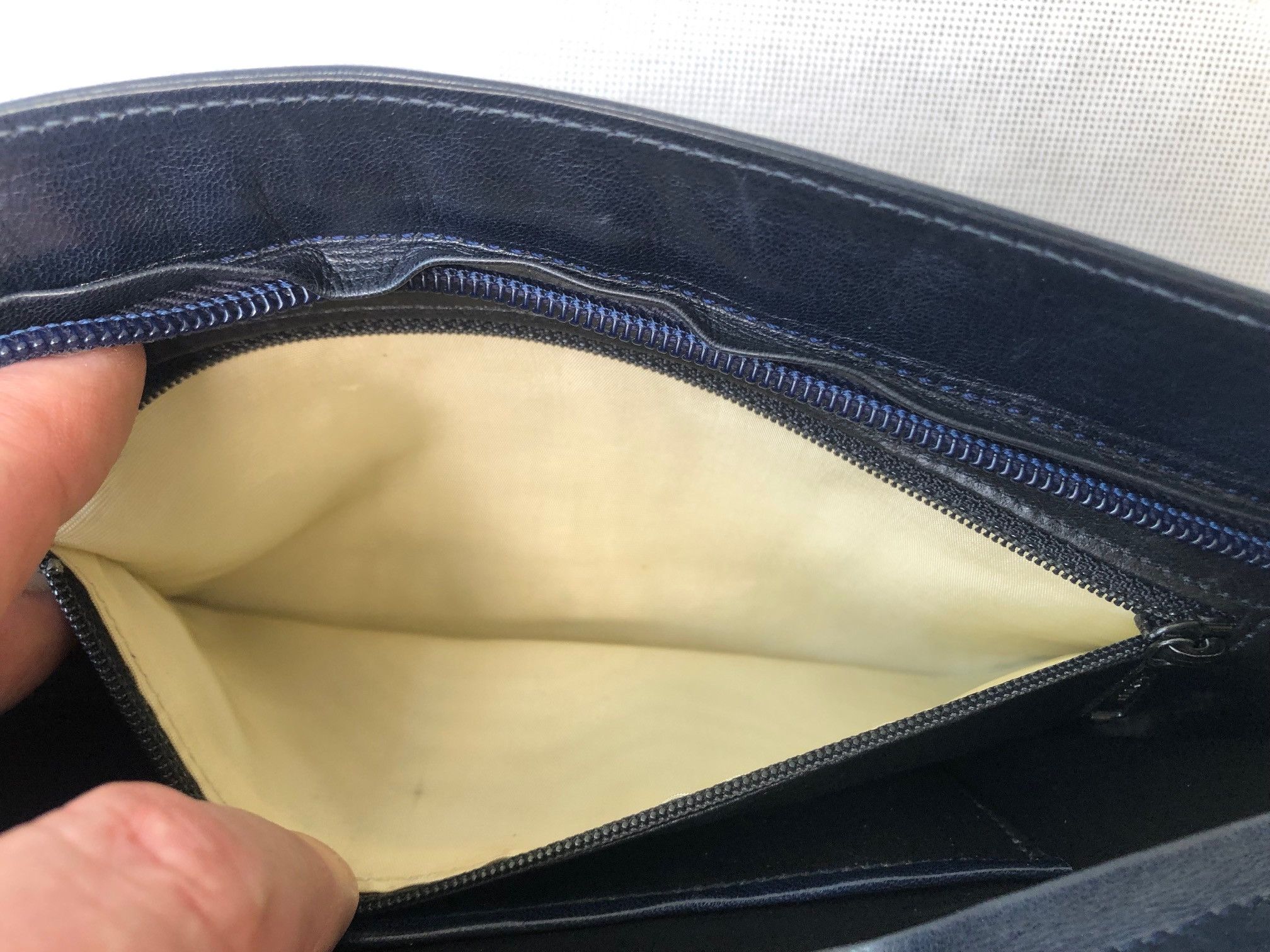 Bruno Magli Bruno Magli Made in Italy Leather Shoulder Bag Vintage Size ONE SIZE - 5 Thumbnail