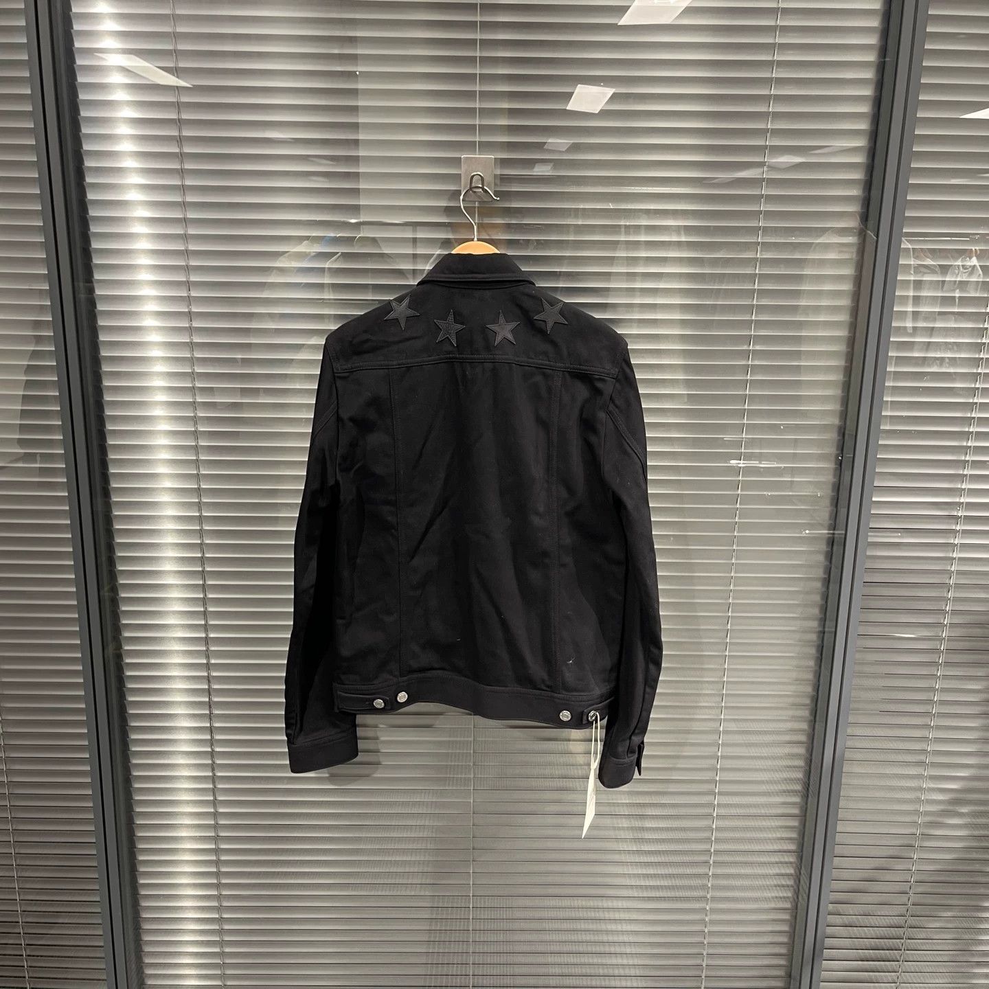 Givenchy Givenchy Black Star Embroidery Denim Jacket S Size S / US 4 / IT 40 - 2 Thumbnail