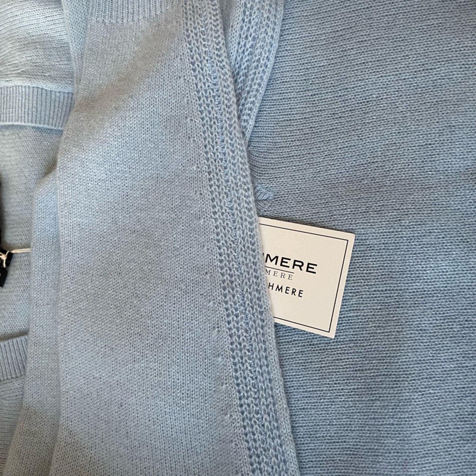 360Cashmere V-neck Cashmere Sweater in Ice Blue from 360 Cashmere Size XS / US 0-2 / IT 36-38 - 3 Thumbnail