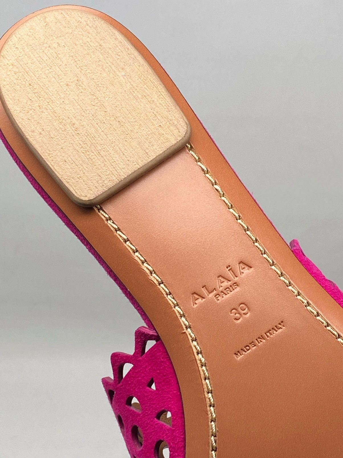 Alaia Alaia Vienne Suede Flat Sandals size 39 Size US 9 / IT 39 - 13 Thumbnail