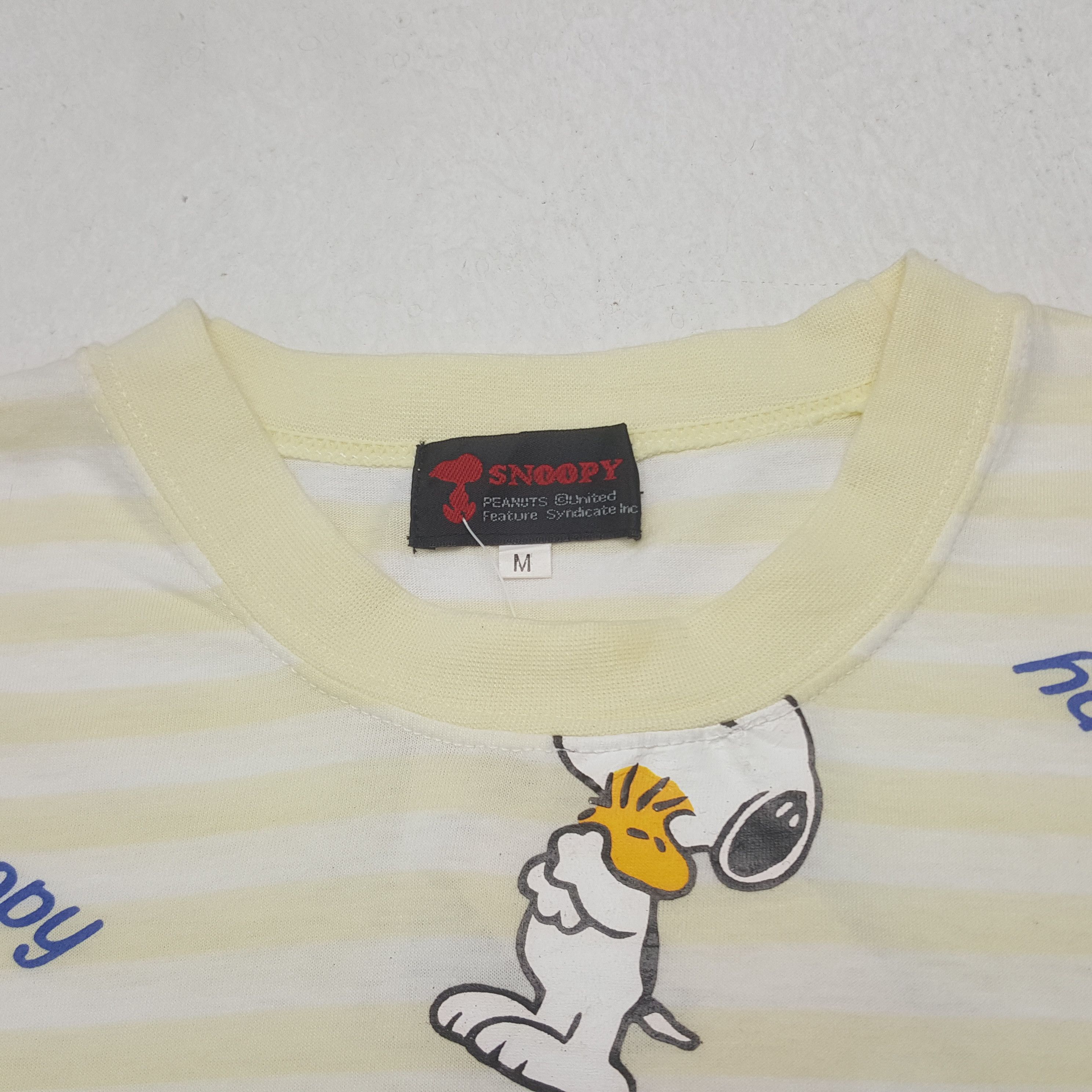 Peanuts Vintage Snoopy Peanut Over Print Cartoon Tshirt RR20 Size US L / EU 52-54 / 3 - 4 Thumbnail