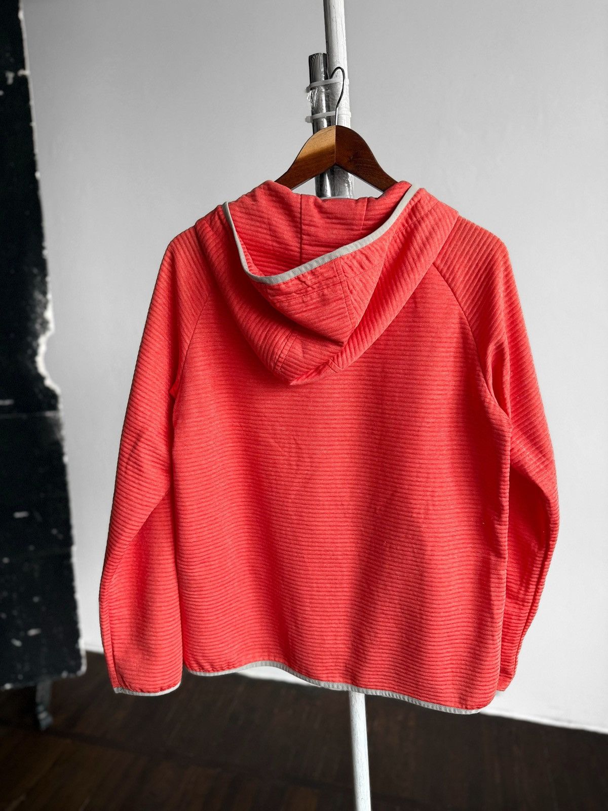 Jack Wolfskin Jack Wolfskin Womens Coral Red Ribbed Full Zip Hooded Jacket Size XL / US 12-14 / IT 48-50 - 2 Thumbnail