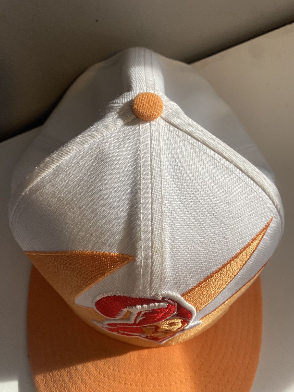 New Era Vintage Nee Era Tampa Bay Bucs Creamsicle Shark Tooth Hat Size ONE SIZE - 5 Thumbnail