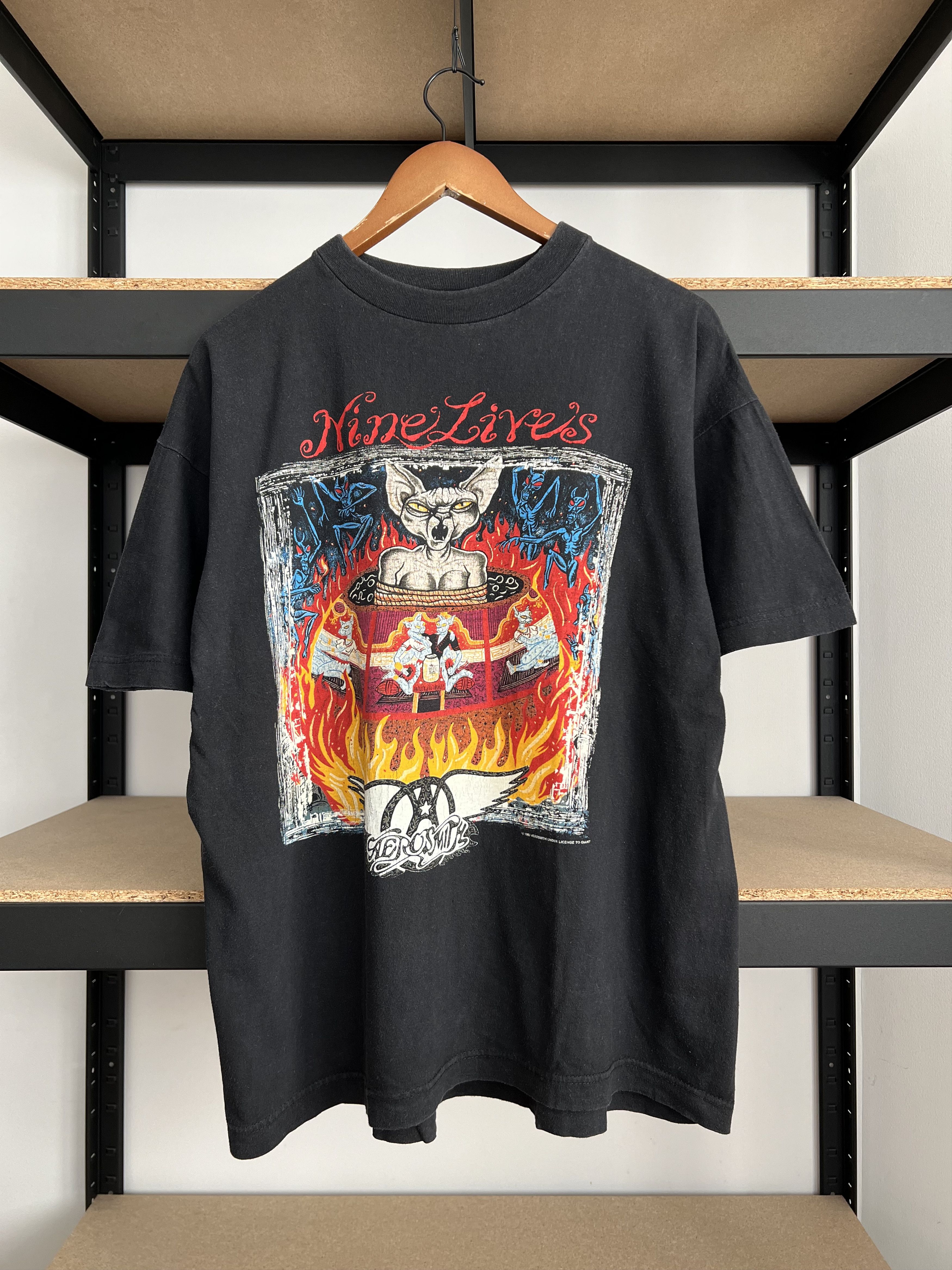 Band Tees Vintage 1997 Aerosmith Nine Lives Black T-shirt Size US L / EU 52-54 / 3 - 1 Thumbnail