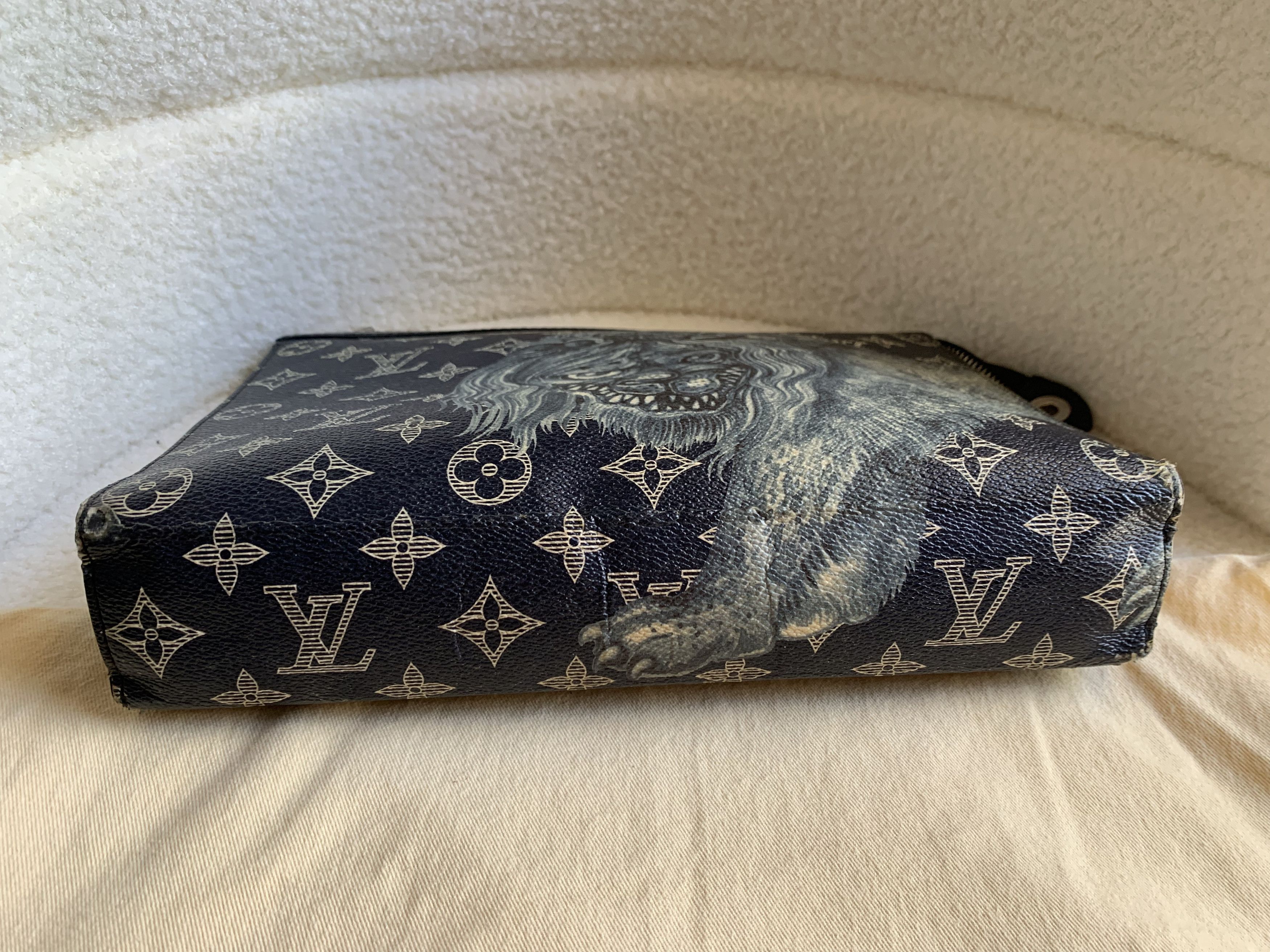 Louis Vuitton Louis Vuitton Limited Edition Chapman Pochette Voyage Size ONE SIZE - 10 Thumbnail