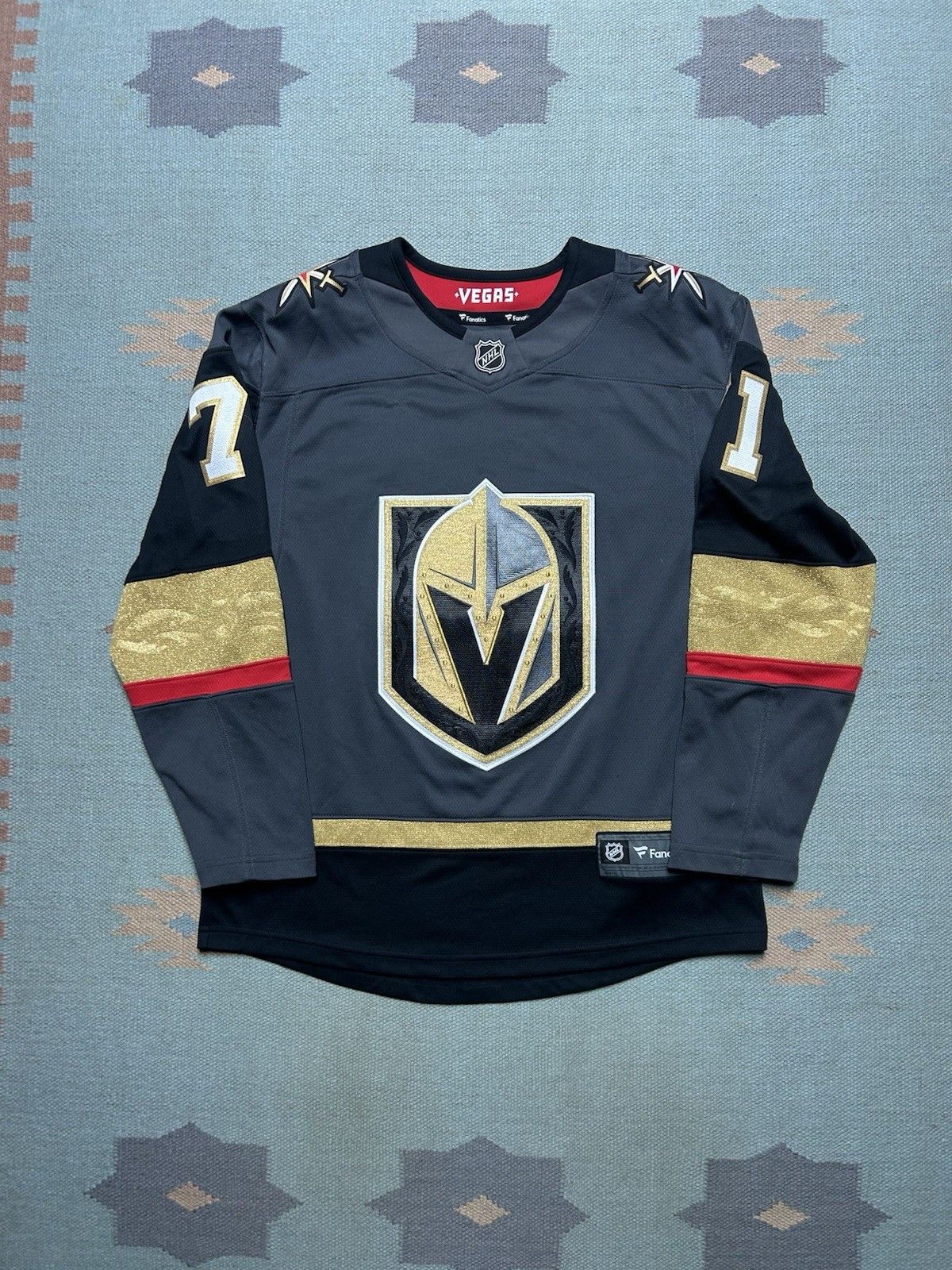 Vintage Fanatics hockey jersey Las Vegas golden knights Karlsson XS Size US XS / EU 42 / 0 - 1 Thumbnail
