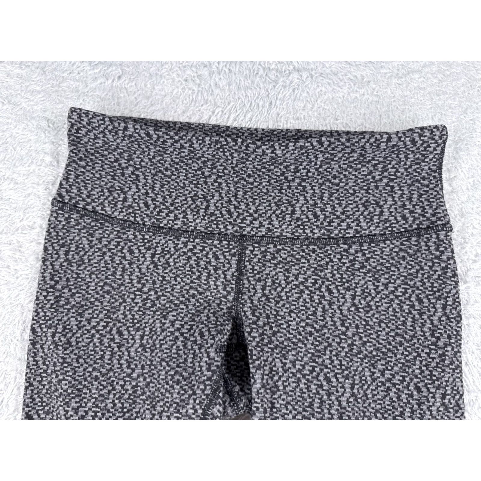 Lululemon Lululemon Wunder Under Cropped Pants Womens 6 Gray 21.5" Digi Pixie W6AASS Yoga Stretch Athletic Casual Camouflage Nylon Microfiber Inseam 21.5 in Size 28" / US 6 / IT 42 - 4 Thumbnail