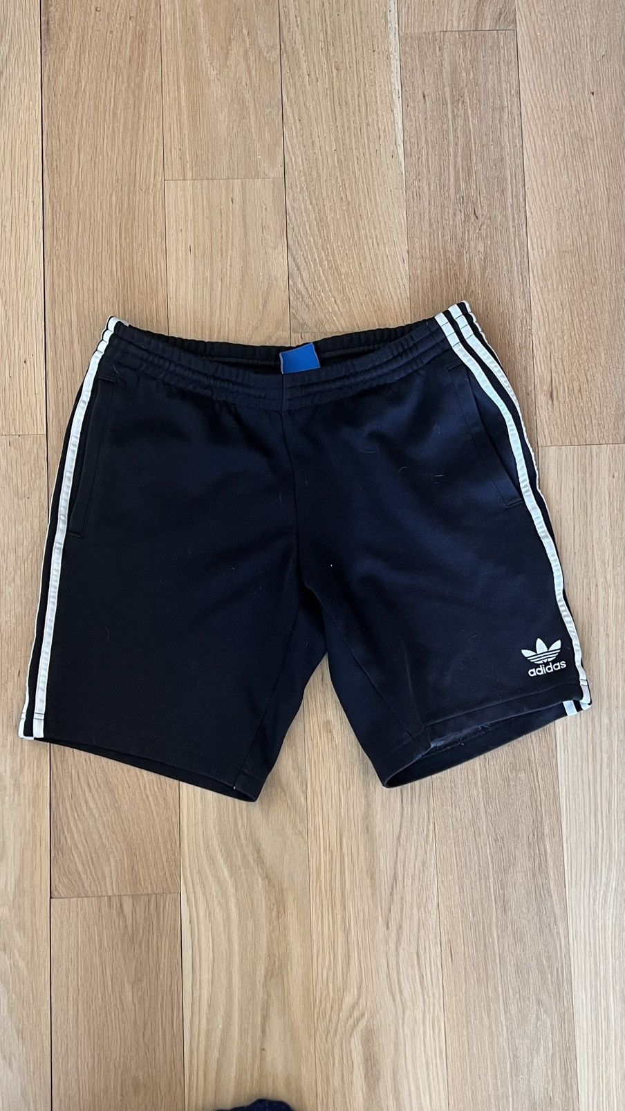 Adidas Adidas casual shorts Size US 30 / EU 46 - 1 Thumbnail