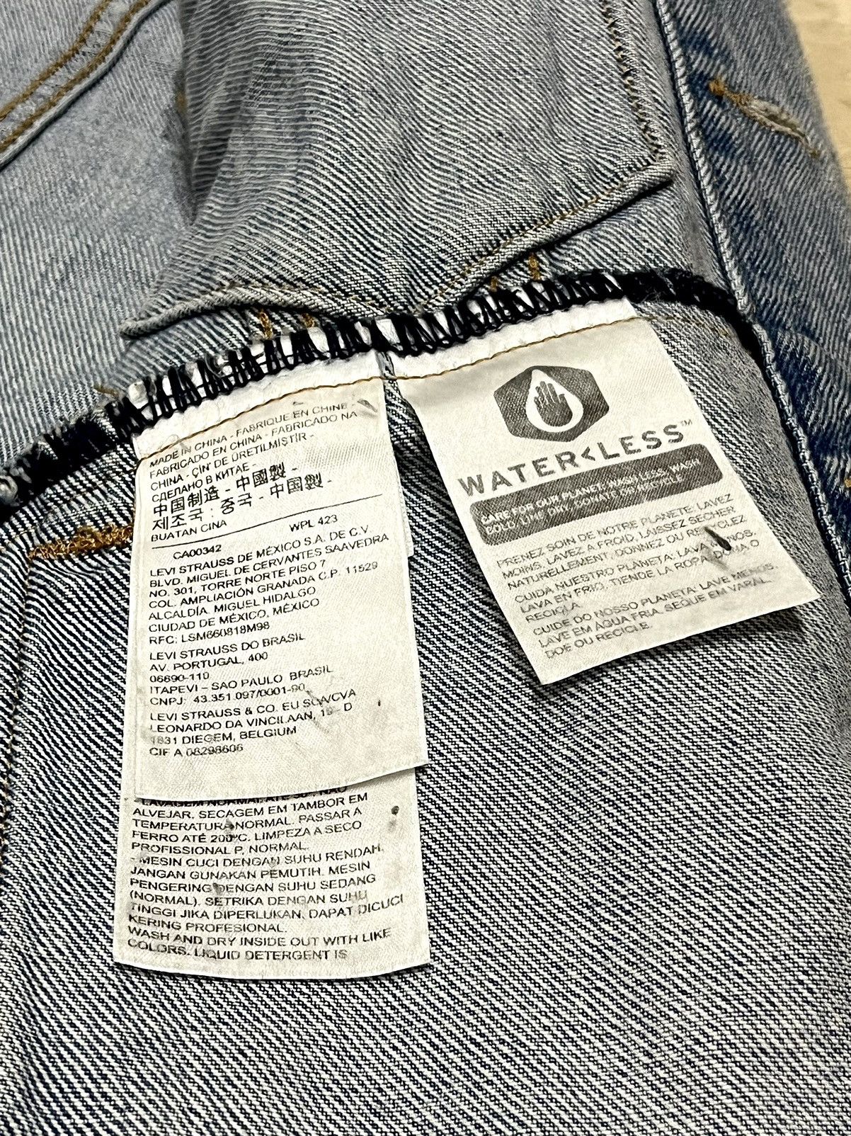 Levi's × Vintage Vintage Levi Big E Custom Koi Fish Jean Jacket Size US XS / EU 42 / 0 - 9 Thumbnail