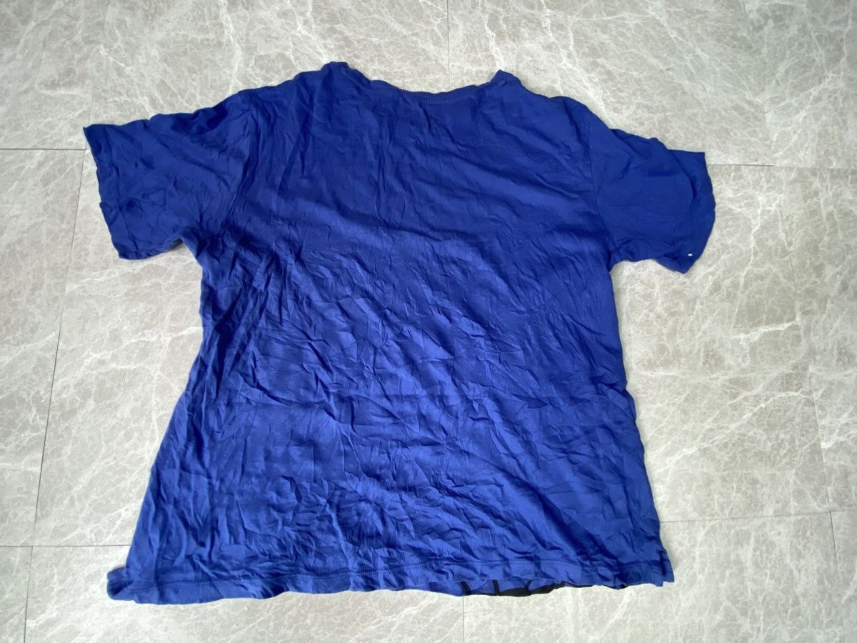 Uniqlo Lisa & johnna larson Uniqlo big logo size s Size US S / EU 44-46 / 1 - 5 Thumbnail