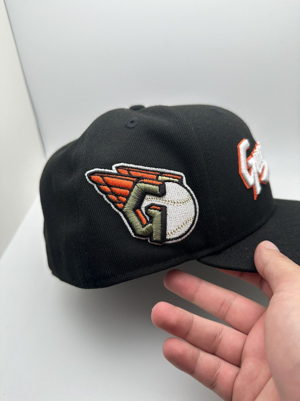 Hat Club × Lids × New Era Cleveland Guardians Fitted 7 3/8 Size ONE SIZE - 3 Thumbnail