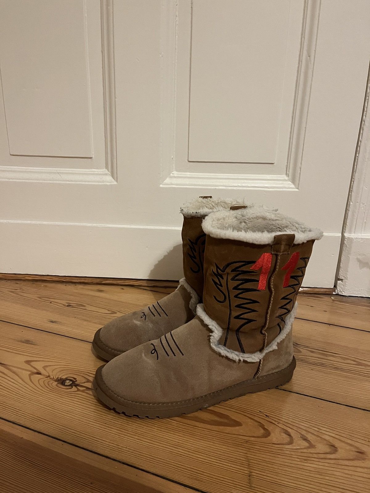 Other [SOLD] 1199 Cowboy HUGGS Size US 12 / EU 45 - 1 Thumbnail