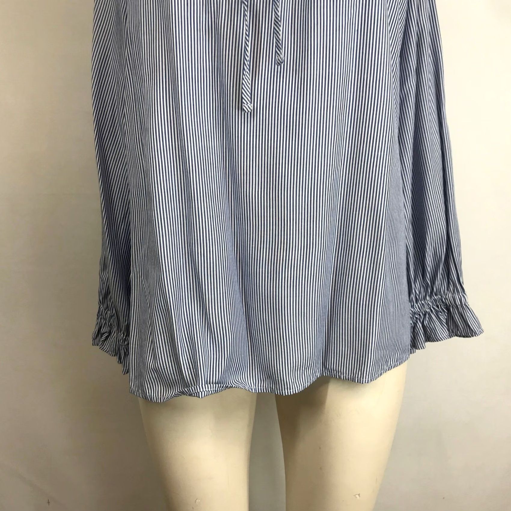 Loft LOFT Striped Tie Neck Blouse Women's Long Sleeve Ruffle Cuff Peplum Top L Size L / US 10 / IT 46 - 3 Thumbnail