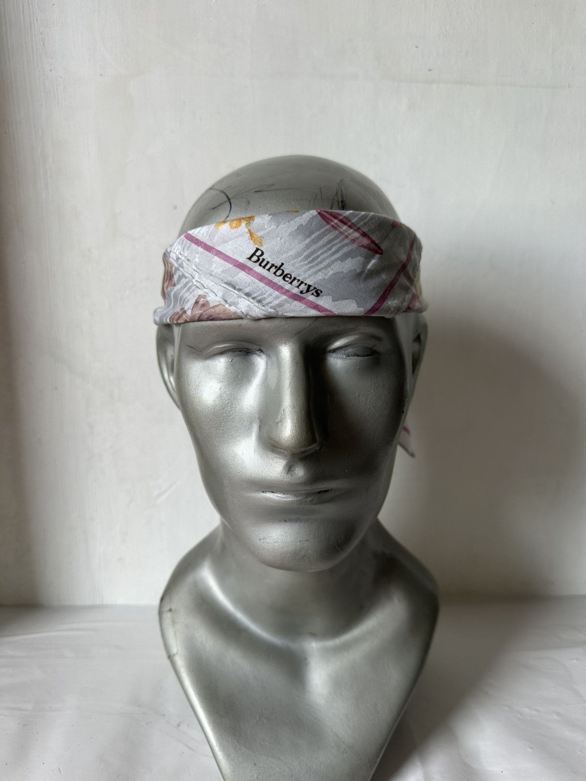 Vintage Vintage Burberry Handkerchief/ Neckerchief/ Bandana Size ONE SIZE - 1 Thumbnail