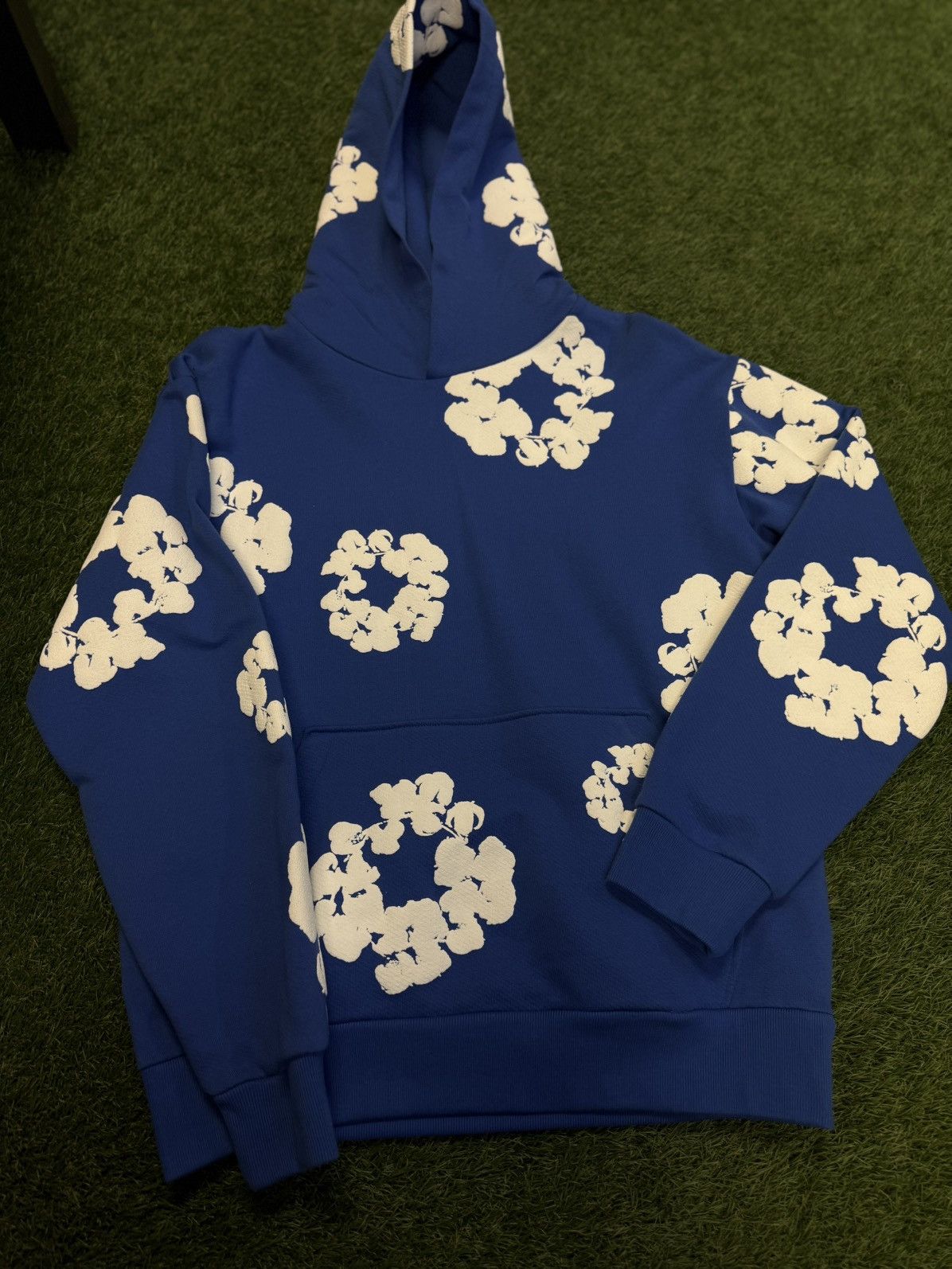 DENIM TEARS Denim Tears Cotton Wreath Hoodie Size Small (NEW) Size US S / EU 44-46 / 1 - 1 Thumbnail