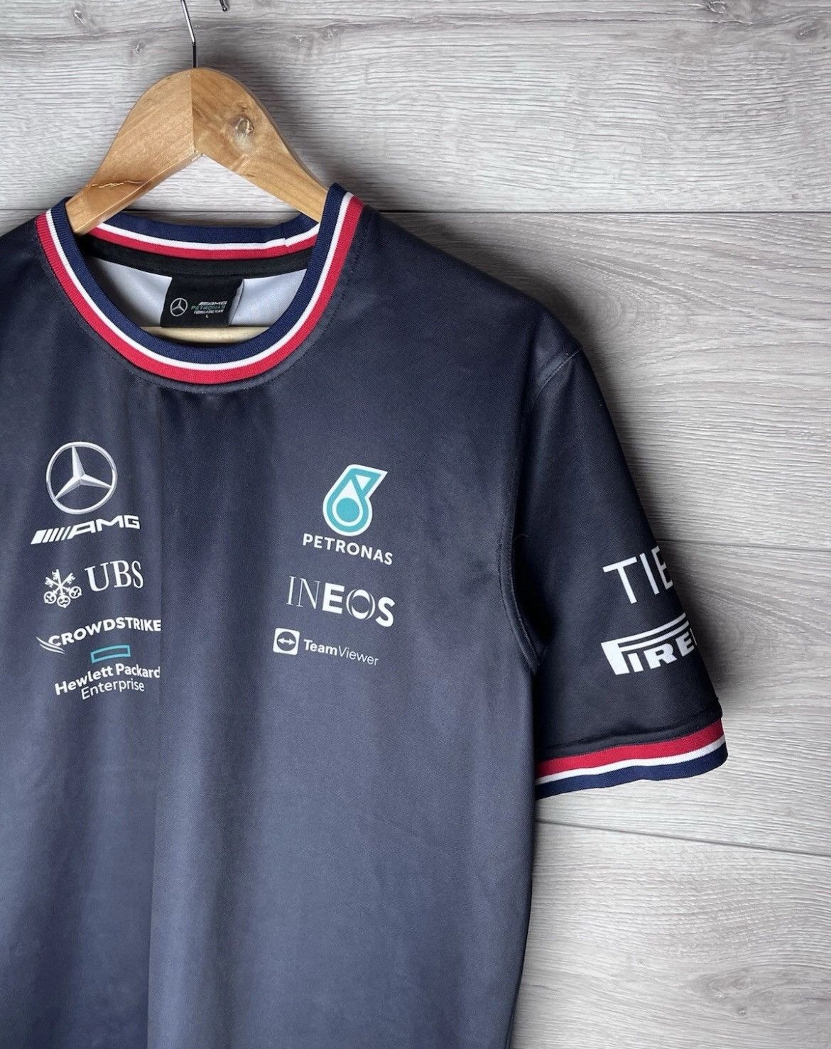 Other Men’s t-shirt Mercedes AMG Petronas F1 size M vintage Size US L / EU 52-54 / 3 - 2 Thumbnail