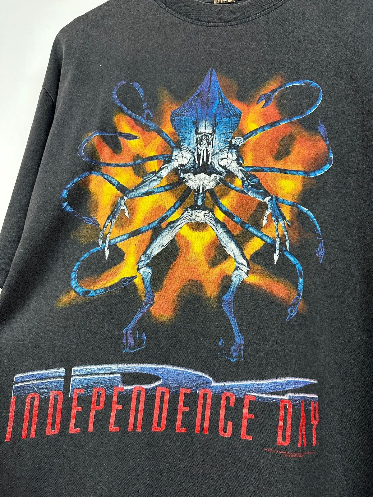 Vintage 1994 Vintage Independence Day Alien UFO Sci Fi MOVIE T-Shirt Size US L / EU 52-54 / 3 - 9 Thumbnail
