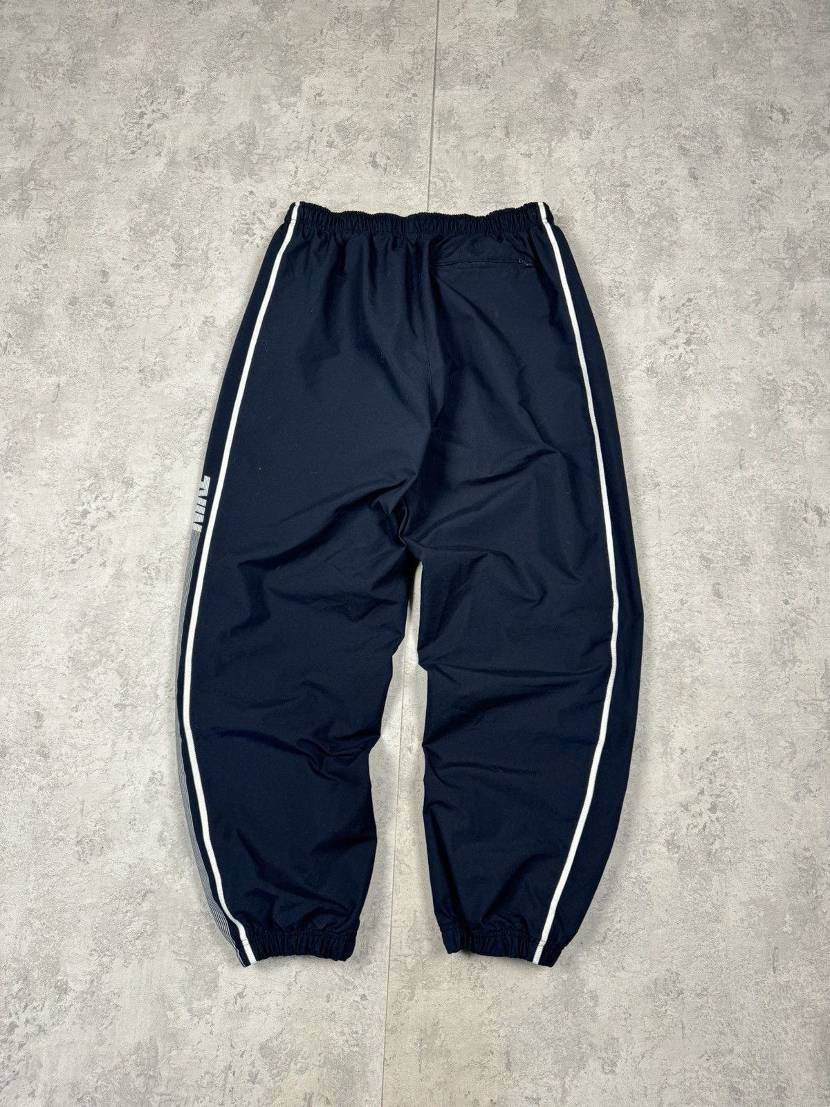 Nike Nike Vintage Navy Y2K Track Pants Joggers Swoosh Logo SizeXL Size US 36 / EU 52 - 9 Thumbnail