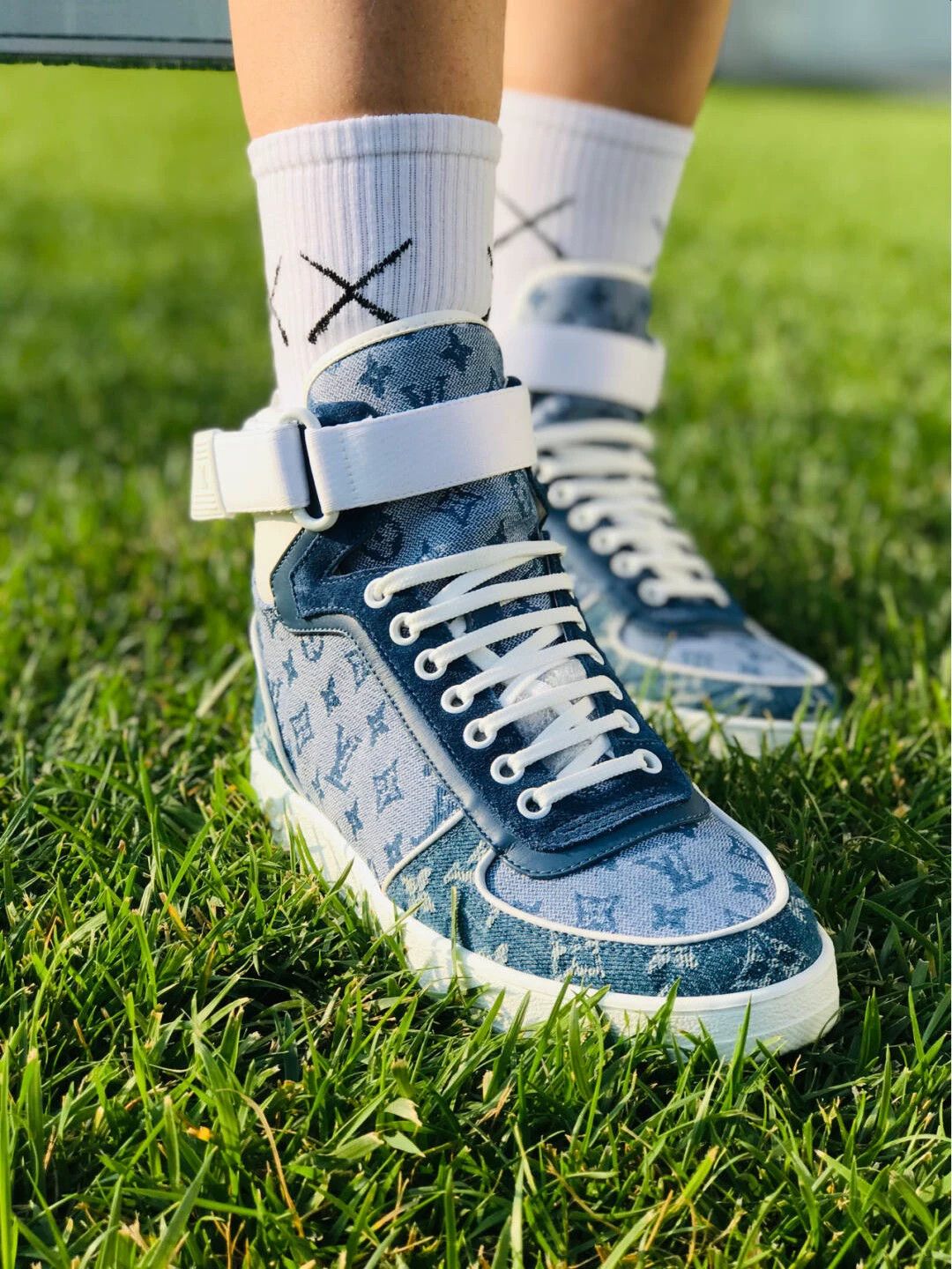 Louis Vuitton LV Blue Denim High-Top Sneaker EUR 36 Pre-Owned Size US 5.5 / IT 35.5 - 9 Thumbnail