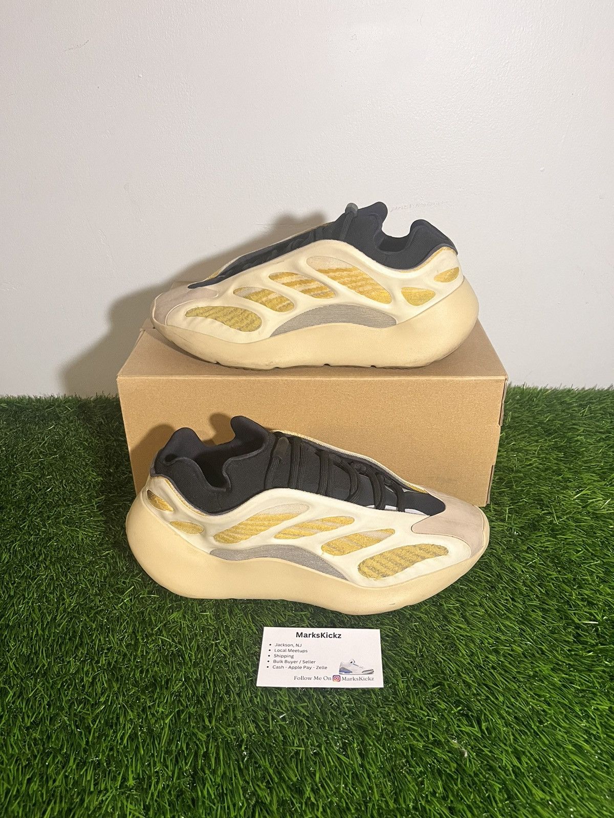 yeezy 700 v3 safflower size