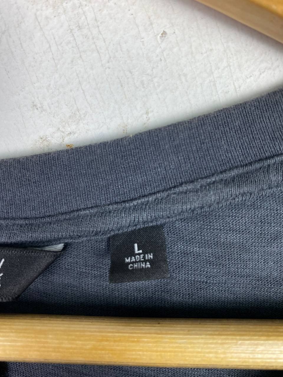 Undercover × Uniqlo uniqlo x undercover japanese brand tee nice design Size US L / EU 52-54 / 3 - 4 Thumbnail