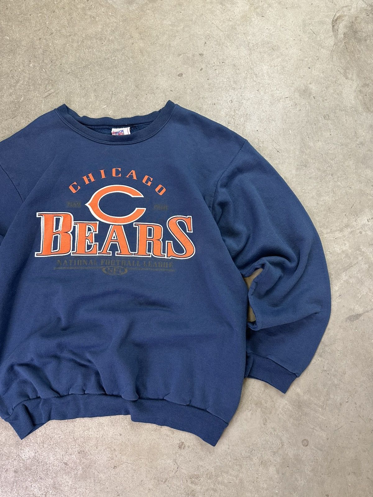 Vintage vintage chicago bears nfl football spellout crewneck xl Size US XL / EU 56 / 4 - 2 Thumbnail