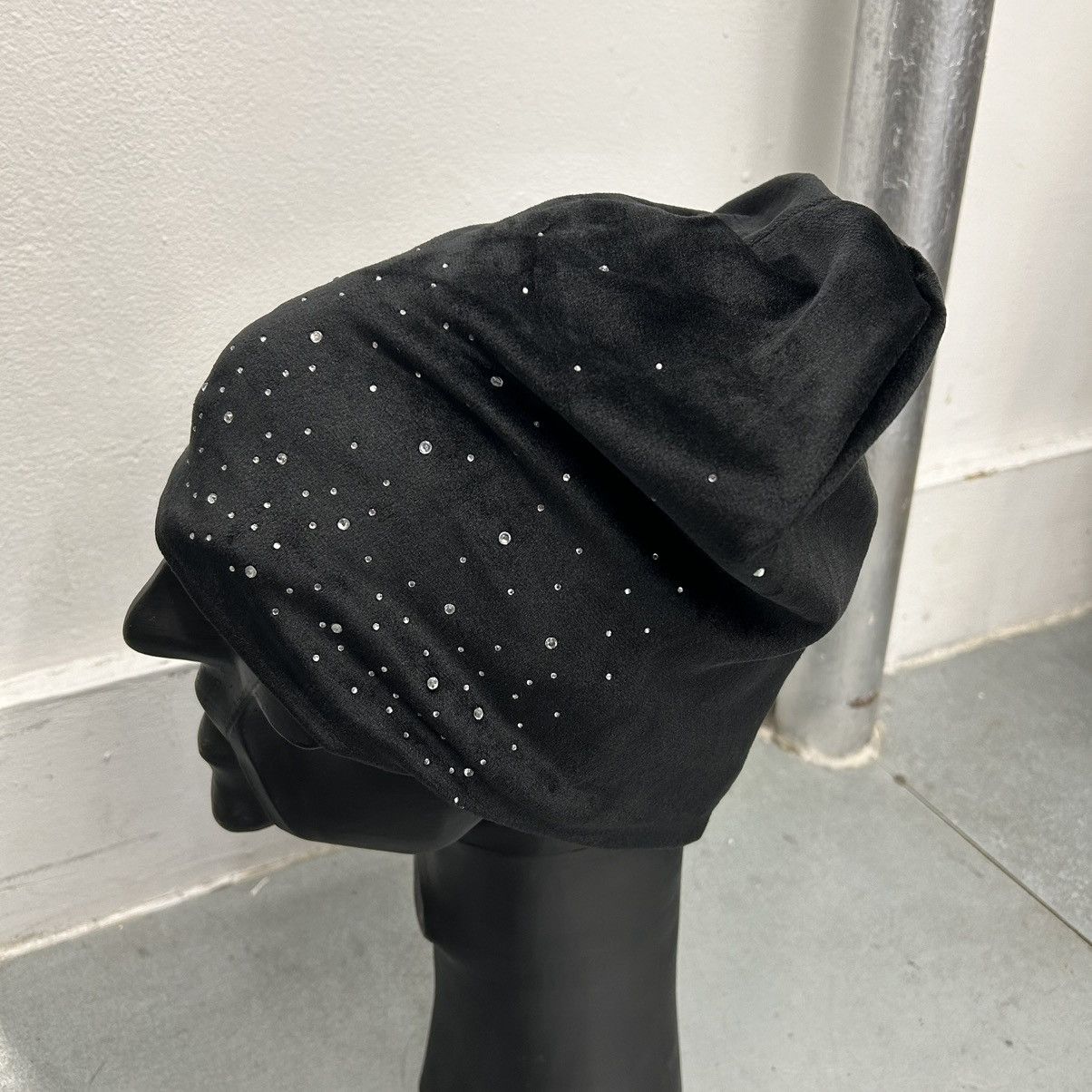 Vintage Y2K 2000s Style Super Soft Rhinestone Beanie Size ONE SIZE - 2 Thumbnail