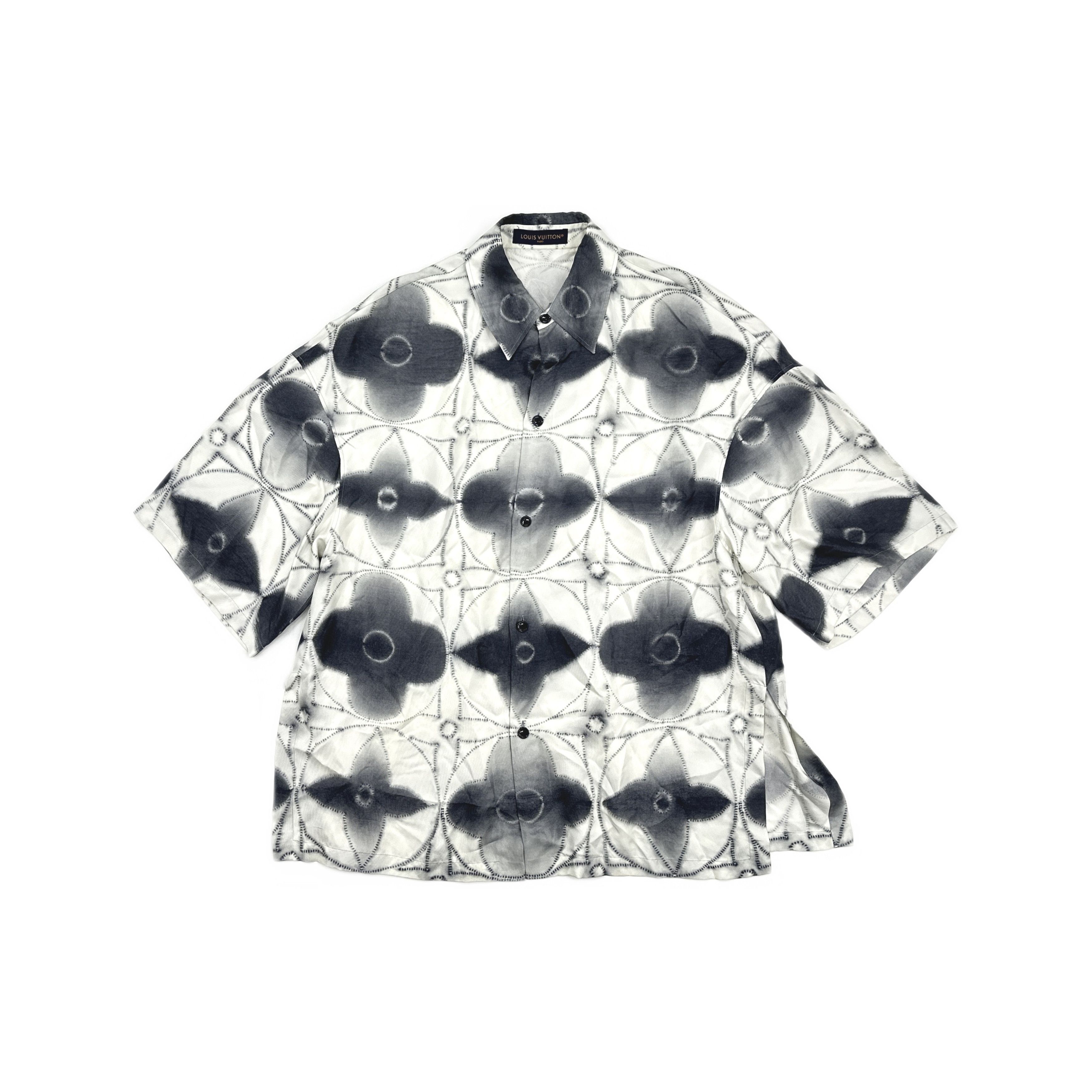 Louis Vuitton LOUIS VUITTON Monogram Silk Shirt Size L Size US L / EU 52-54 / 3 - 1 Thumbnail