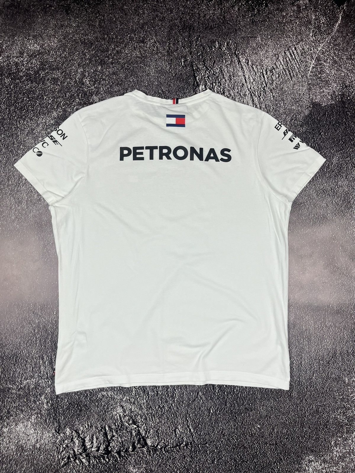 Tommy Hilfiger Vintage Tommy Hilfiger Mercedes Benz Petronas T-Shirt Y2K Size US XL / EU 56 / 4 - 2 Thumbnail