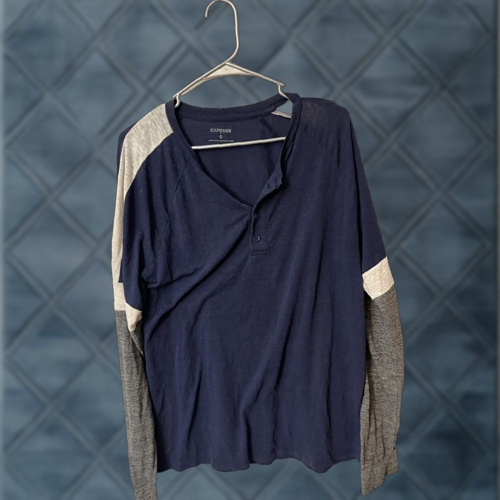 Express Express T-Shirt Mens M Blue Henley Logo Long Sleeve Casual T-Shirt Modern Basics US 90s 00s? Size US M / EU 48-50 / 2 - 1 Thumbnail