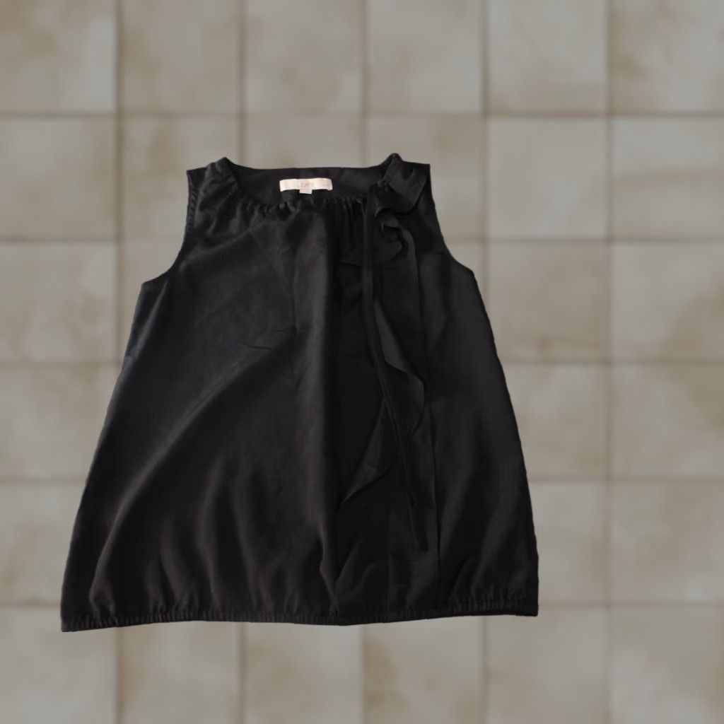 Ann Taylor Loft Ann Taylor Blouse Blouse Sleeveless Round Neck Pullover Casual Petite PXS Black Womens Regular Size Type Petites Button Classic Basic Size XS / US 0-2 / IT 36-38 - 1 Thumbnail