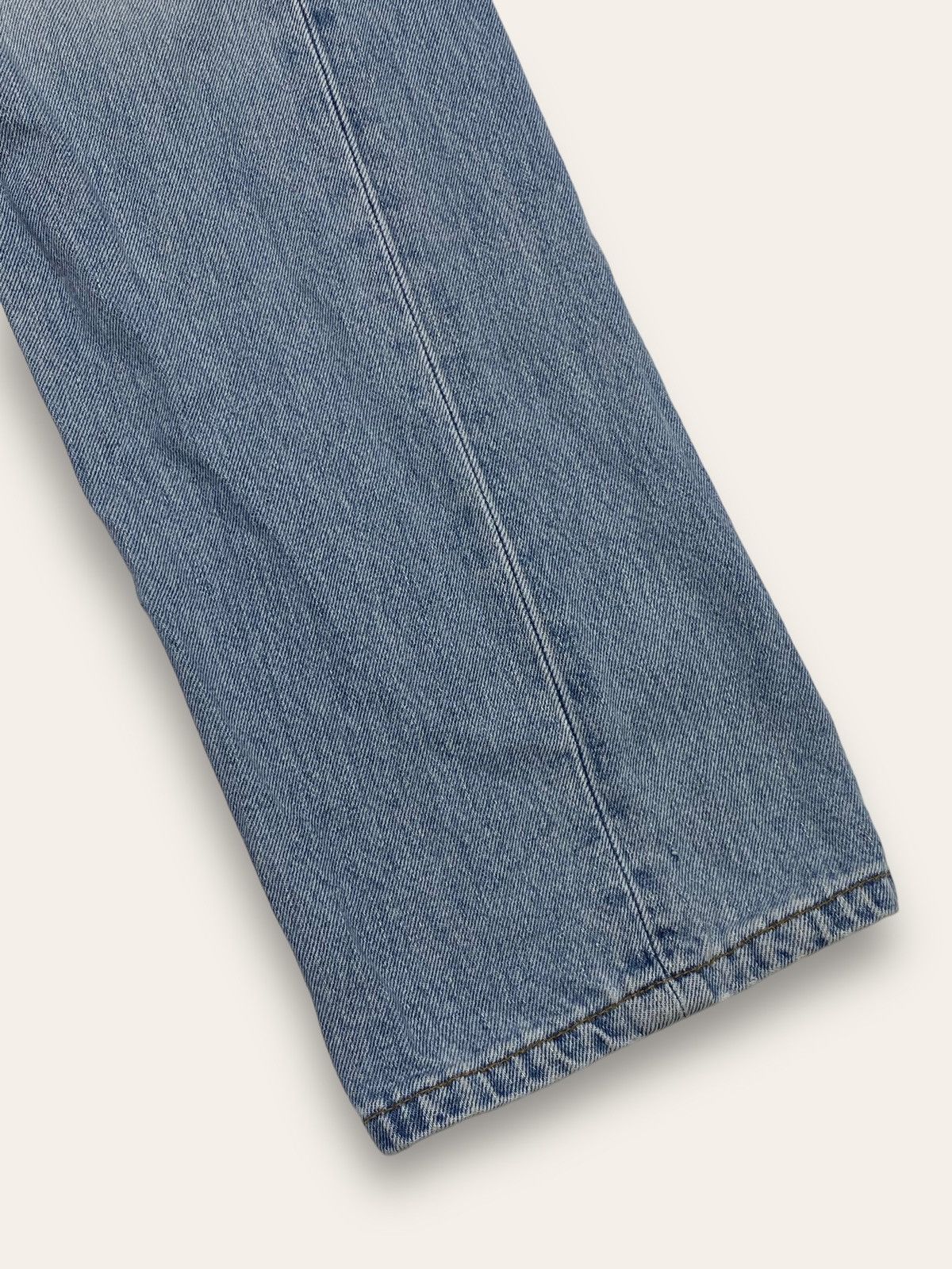 Jean 90s Vintage LEVI'S Light Wash Blue 501 Denim Jean Relax Fit Size US 32 / EU 48 - 2 Thumbnail