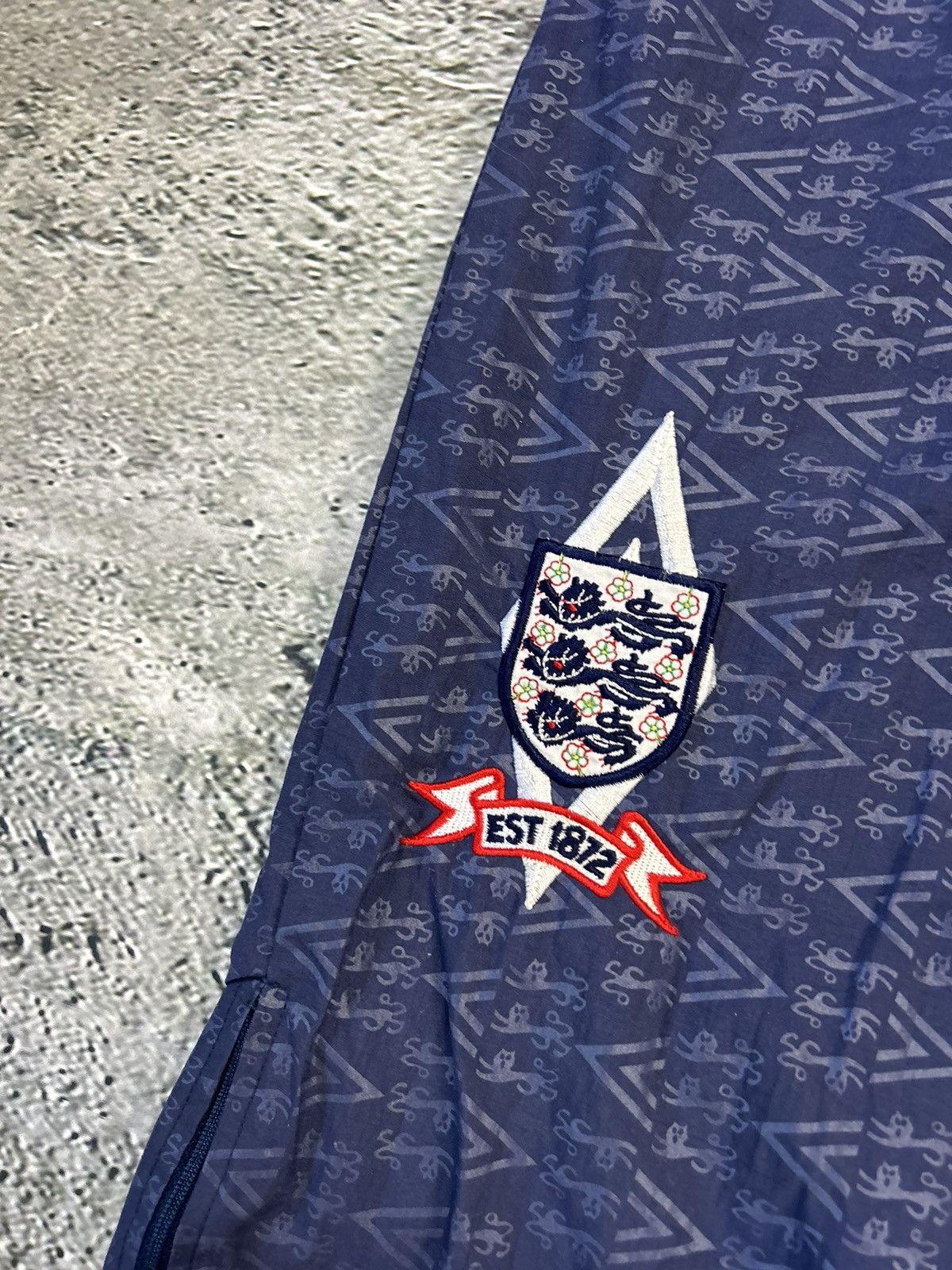 Umbro RARE England vintage Umbro track suit 90/92 navy big logo Size US XL / EU 56 / 4 - 11 Thumbnail